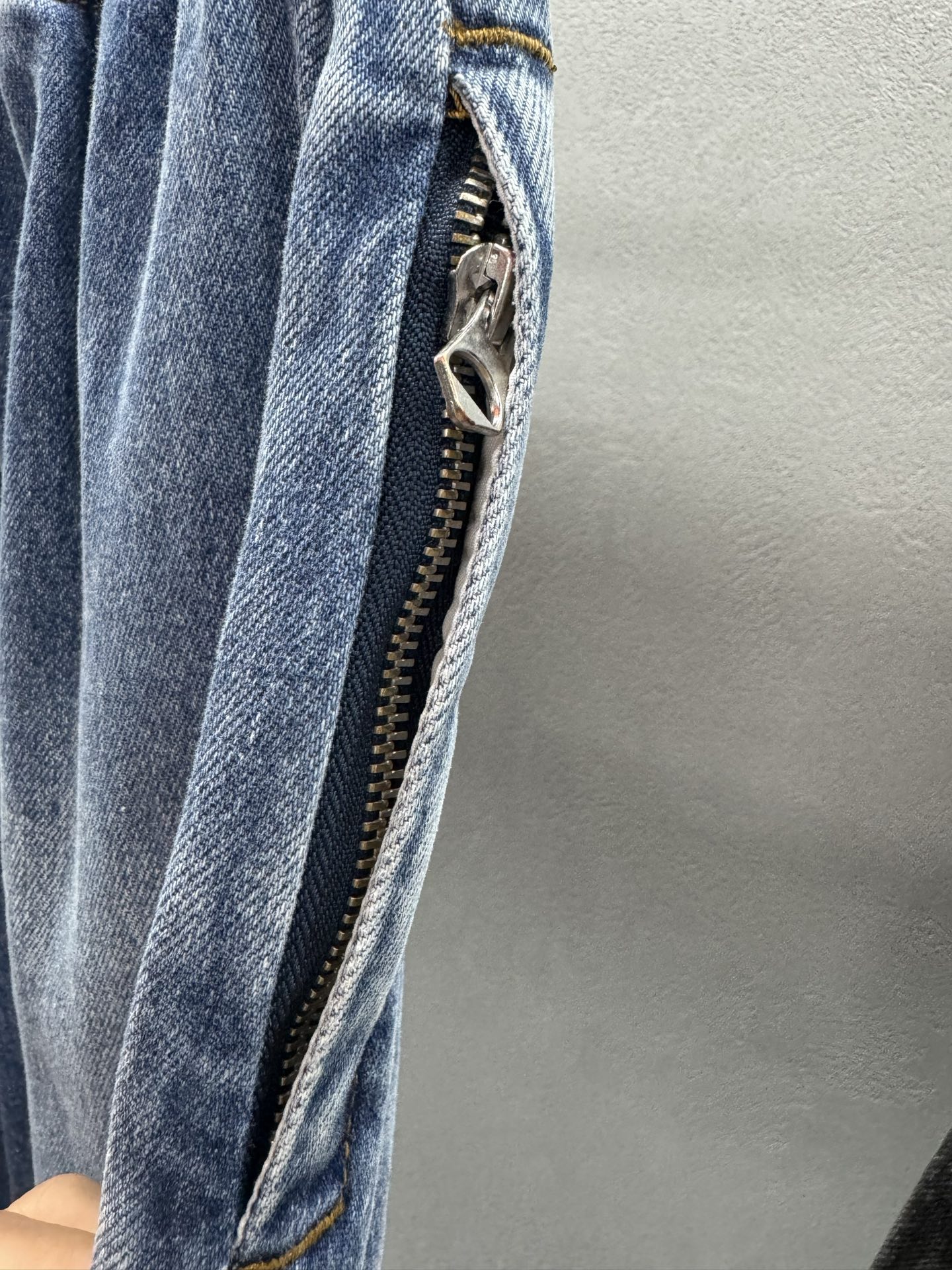 ￼ ❄️2025 Autumn and Winter❄️！AW抽绳松紧腰压胶字母阔腿裤，🉑男女同款，宽松