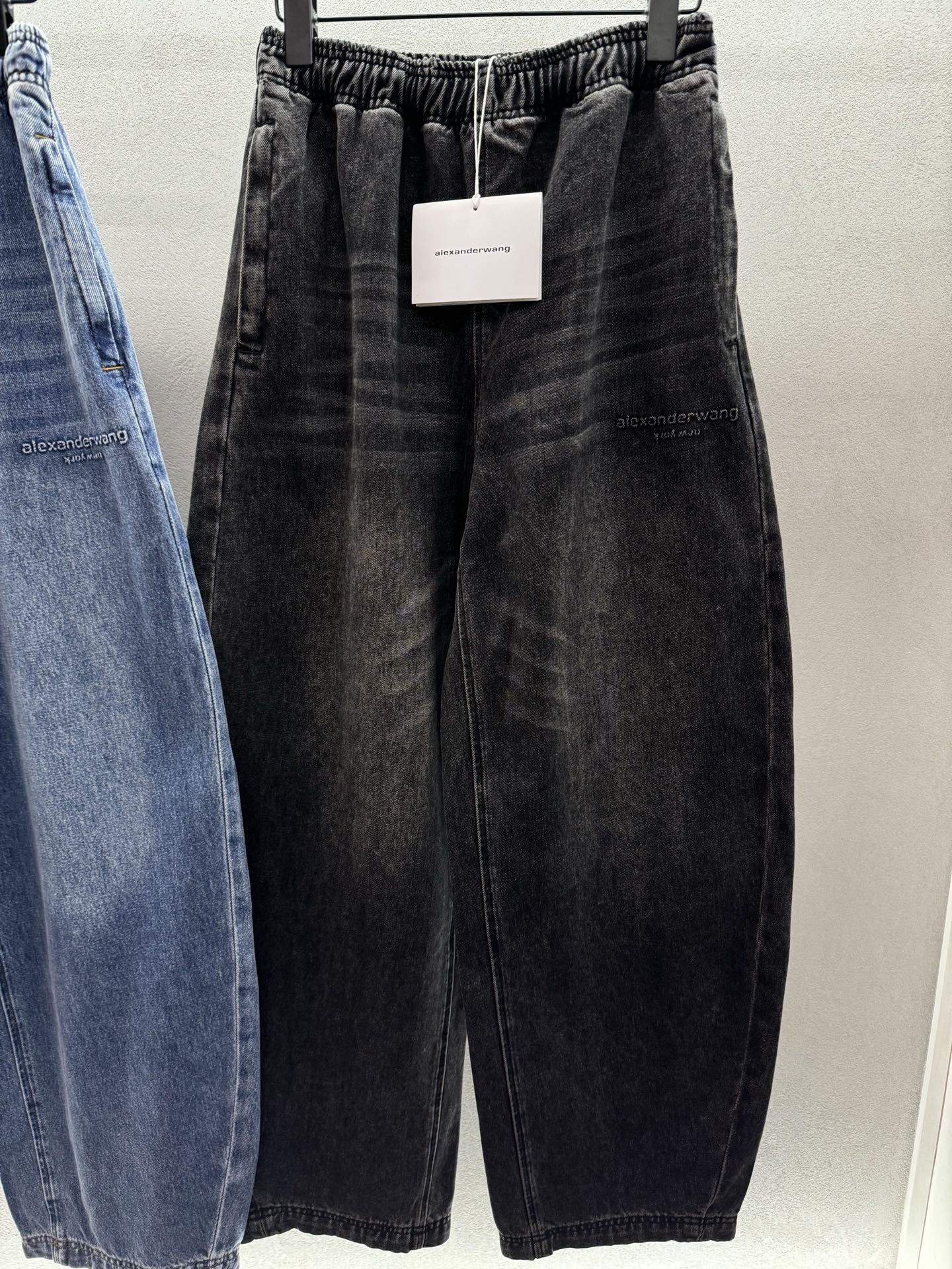 ￼ ❄️2025 Autumn and Winter❄️！AW抽绳松紧腰压胶字母阔腿裤，🉑男女同款，宽松