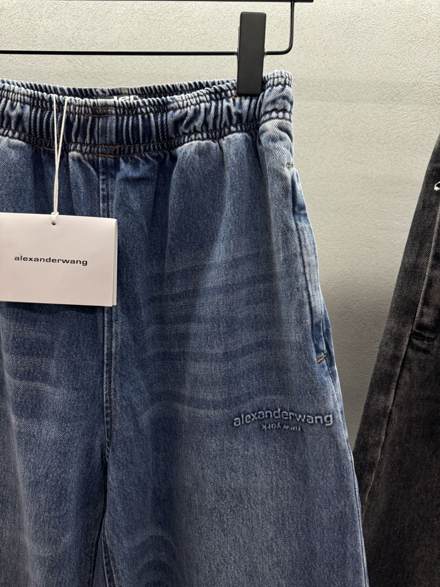 ￼ ❄️2025 Autumn and Winter❄️！AW抽绳松紧腰压胶字母阔腿裤，🉑男女同款，宽松