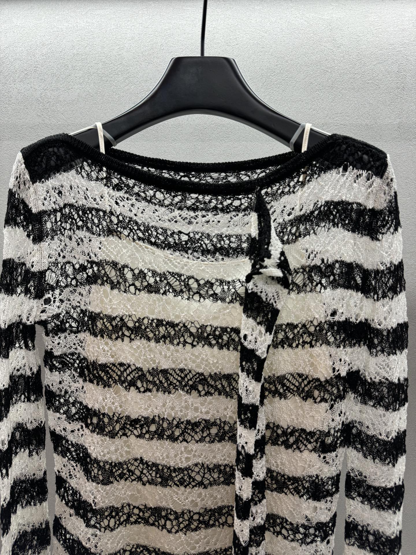 ￼ ❄️2025 Autumn and Winter❄️！Dio*，混纺条纹镂空针织，条纹元素简直不要太