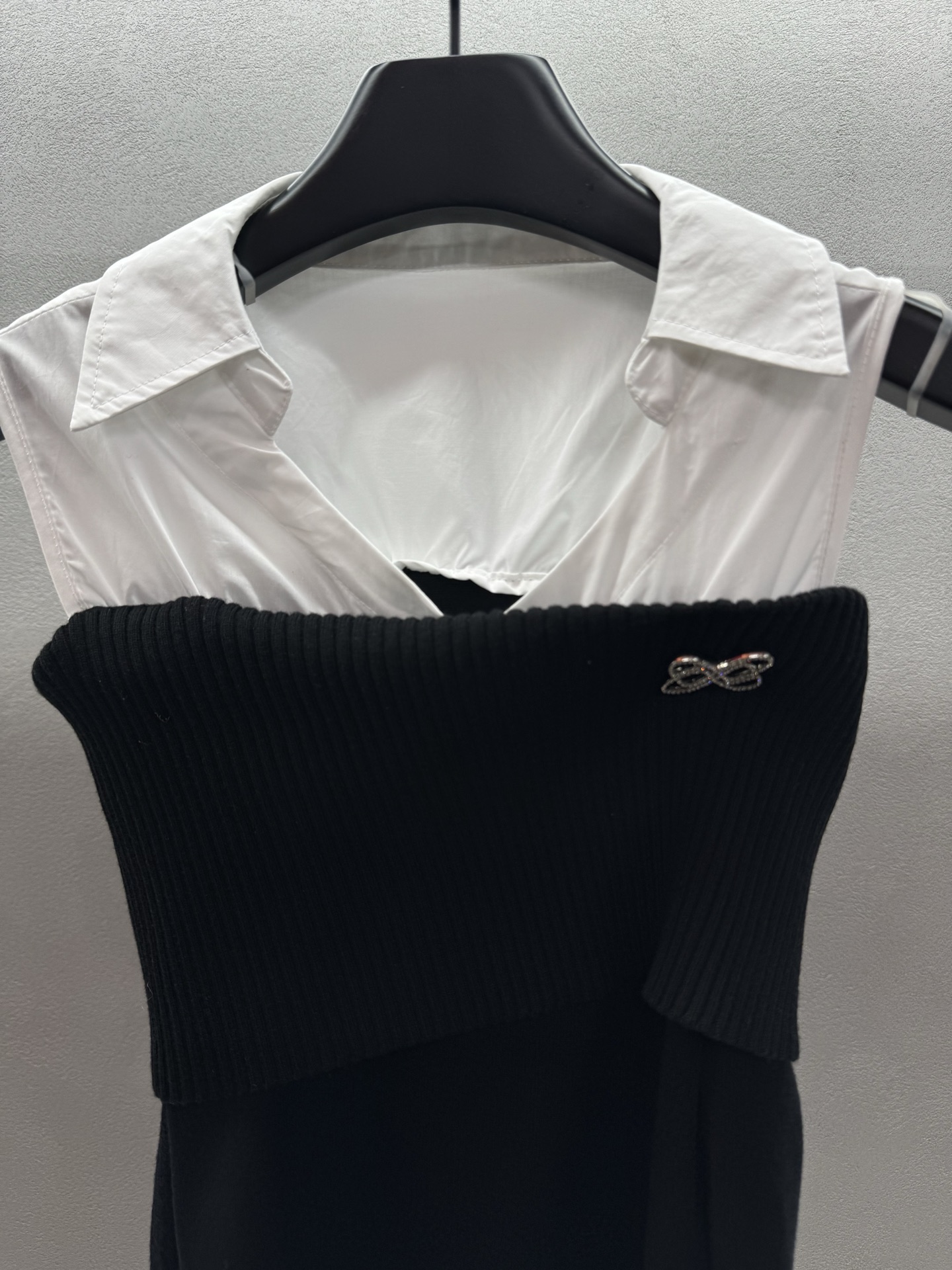 ￼ ❄️2025 Autumn and Winter❄️！Ann衬衫领一字肩针织衫，韩系学院风，减龄百搭