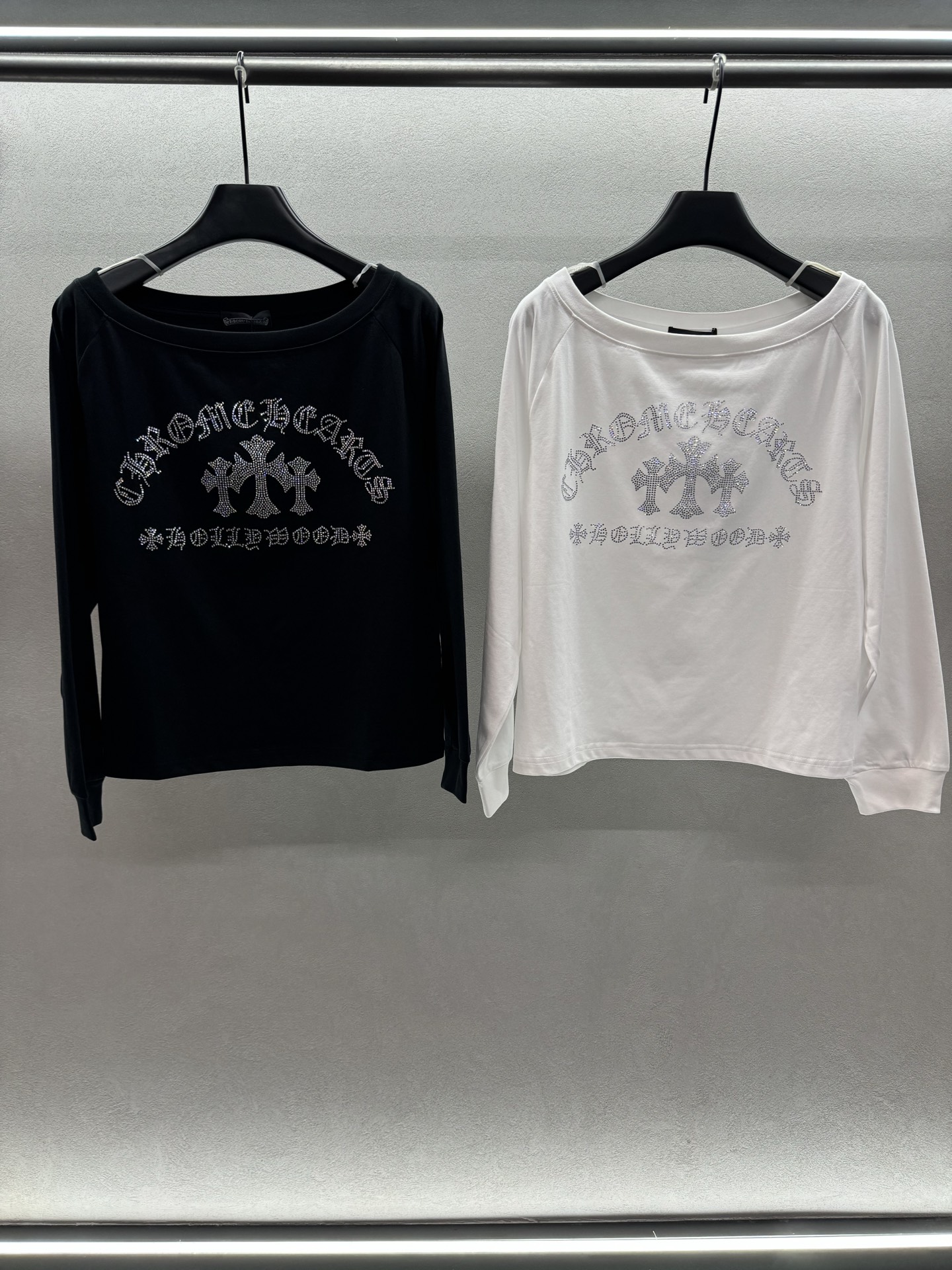 ￼ ❄️2025 Autumn and Winter❄️！克罗*心，斜肩烫钻上衣，小心机设计，斜肩露肩，