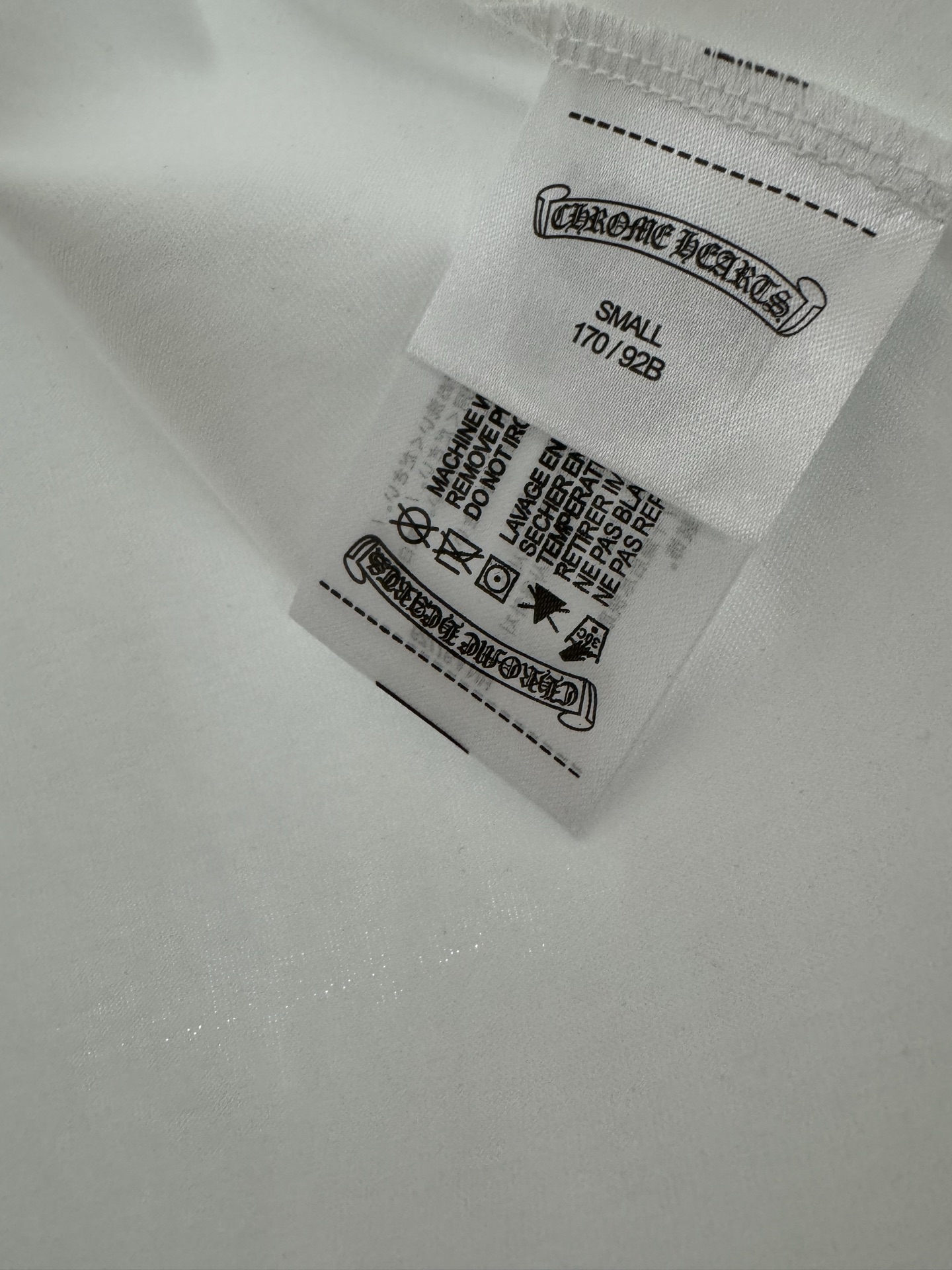 ￼ ❄️2025 Autumn and Winter❄️！克罗*心，斜肩烫钻上衣，小心机设计，斜肩露肩，