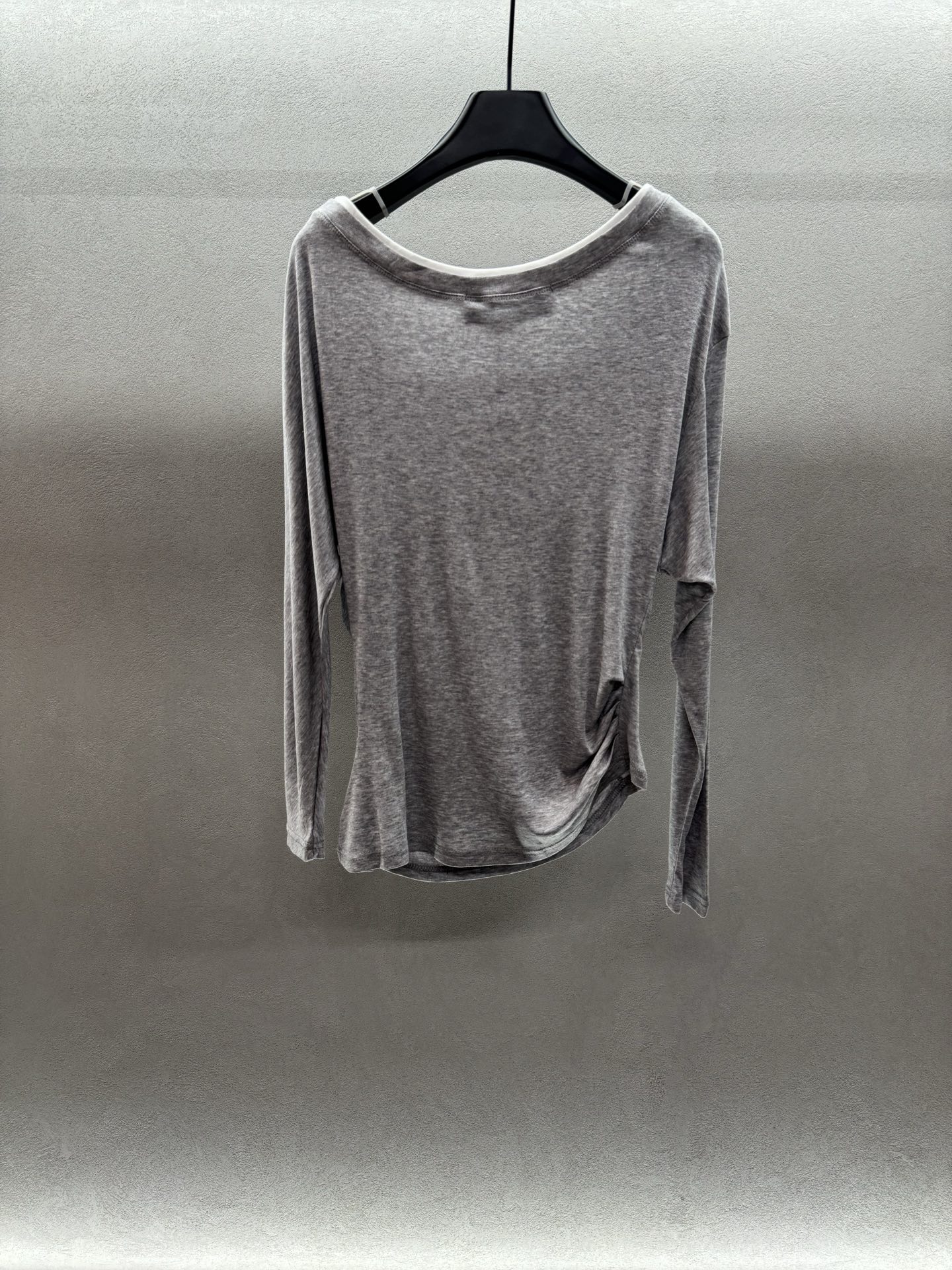 ￼ ❄️2025 Autumn and Winter❄️！ANN ANDELMA*字母烫钻斜肩长袖T恤，