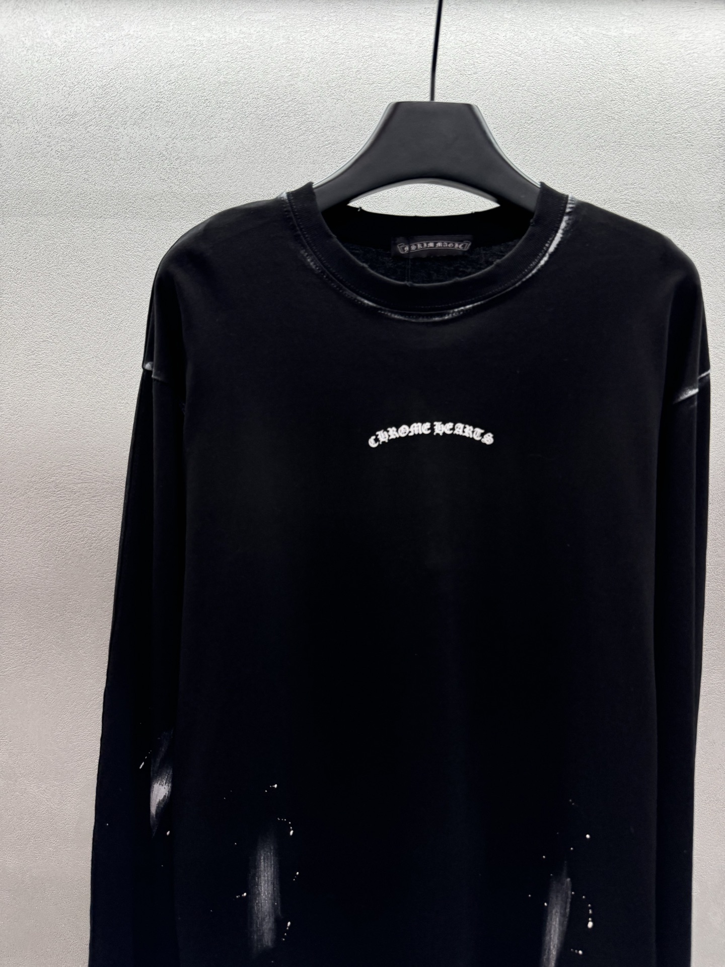 ￼ ￼ ❄️2025 Autumn and Winter❄️！克罗*心长袖T恤，宽松随意穿搭，宽松有范，