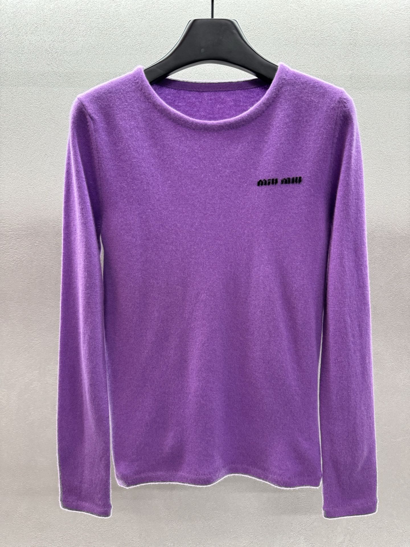 ￼ ❄️2025 Autumn and Winter❄️ ！MiuMi* 原版1:1！羊绒桑蚕丝混纺圆领