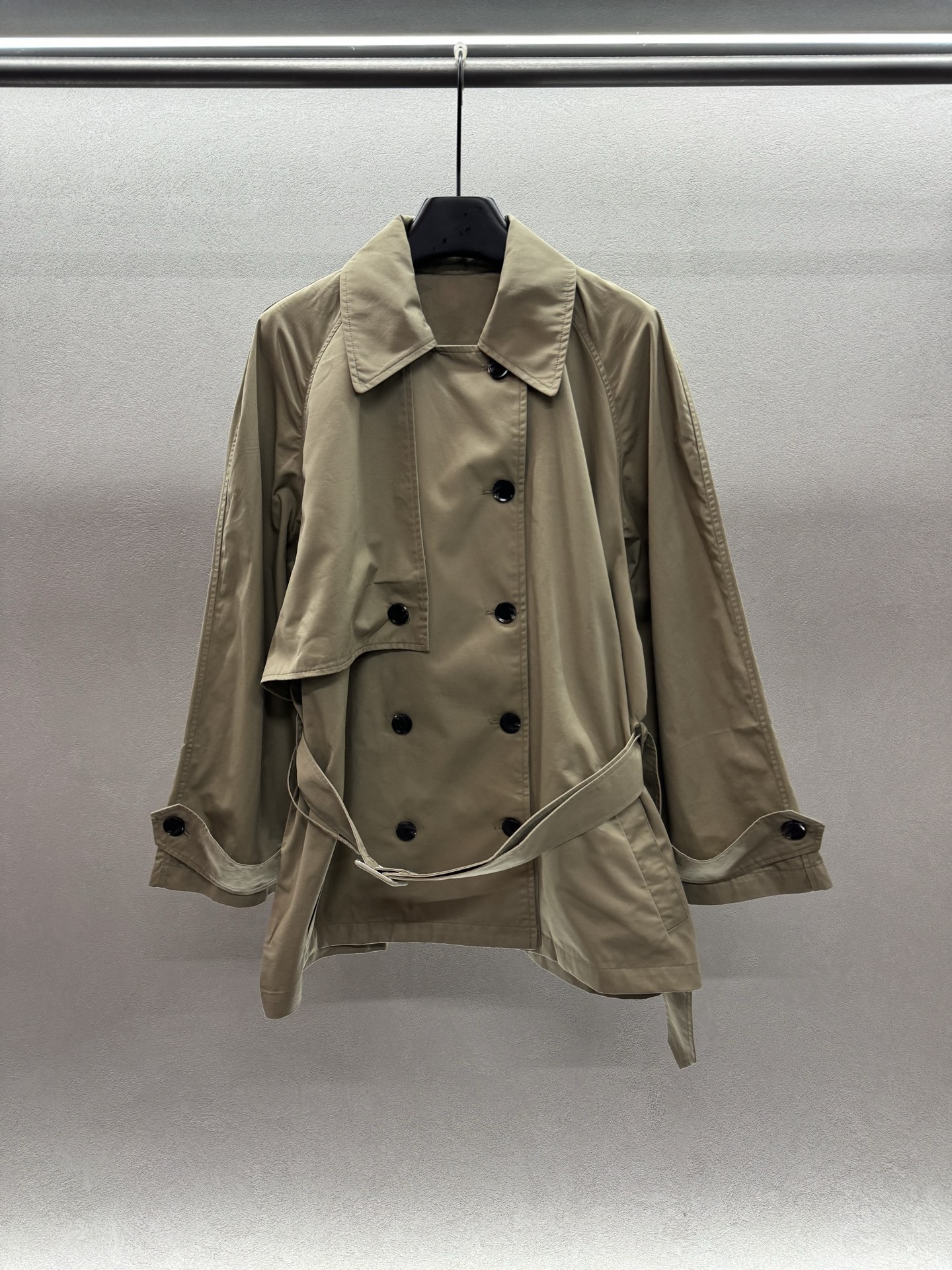 ￼ ￼ ❄️2025 Autumn and Winter❄️！short senten*e，短句早秋短款