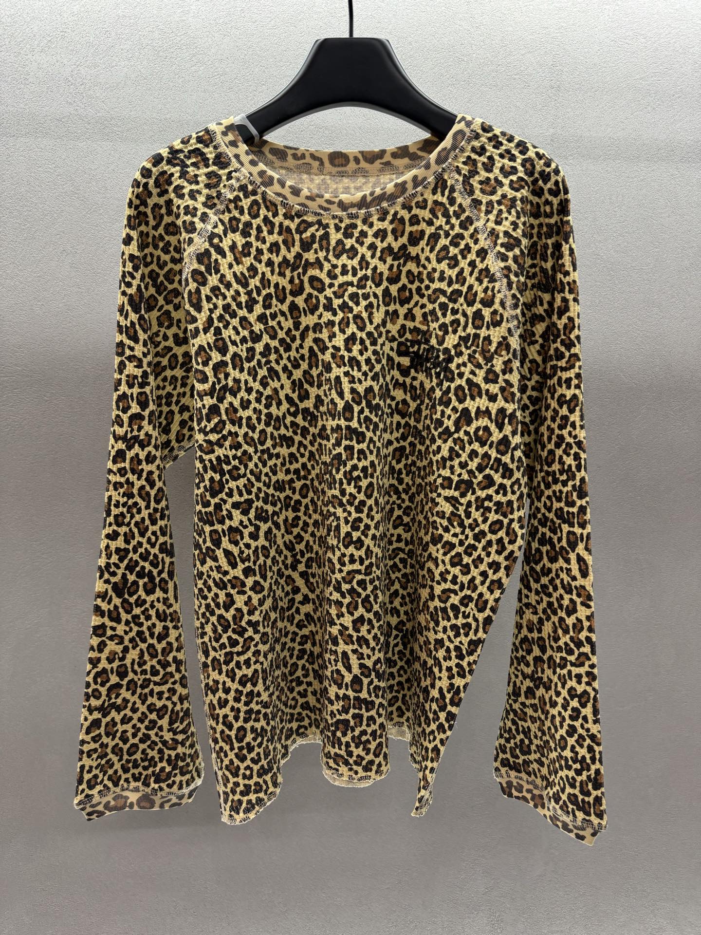 ￼ ❄️2025 Autumn and Winter❄️！Stu*ssy华夫格迷彩长袖！豹纹+迷彩两色，