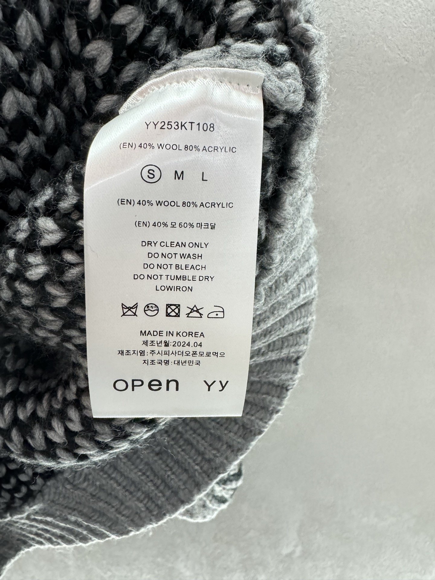 ￼ ❄️2025 Autumn and Winter❄️！OPEN Y*Y，阔版针织毛衣，简约阔版穿搭，