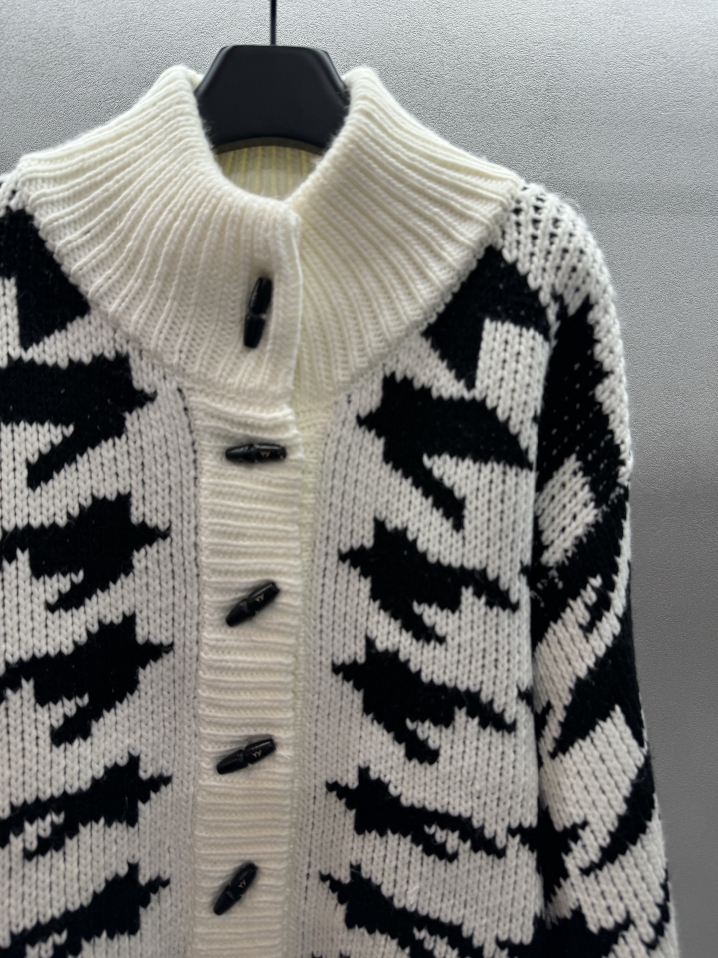 ￼ ❄️2025 Autumn and Winter❄️！OPEN Y*Y，阔版针织毛衣，简约阔版穿搭，