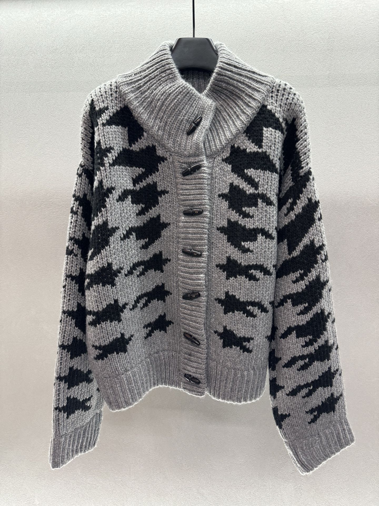 ￼ ❄️2025 Autumn and Winter❄️！OPEN Y*Y，阔版针织毛衣，简约阔版穿搭，