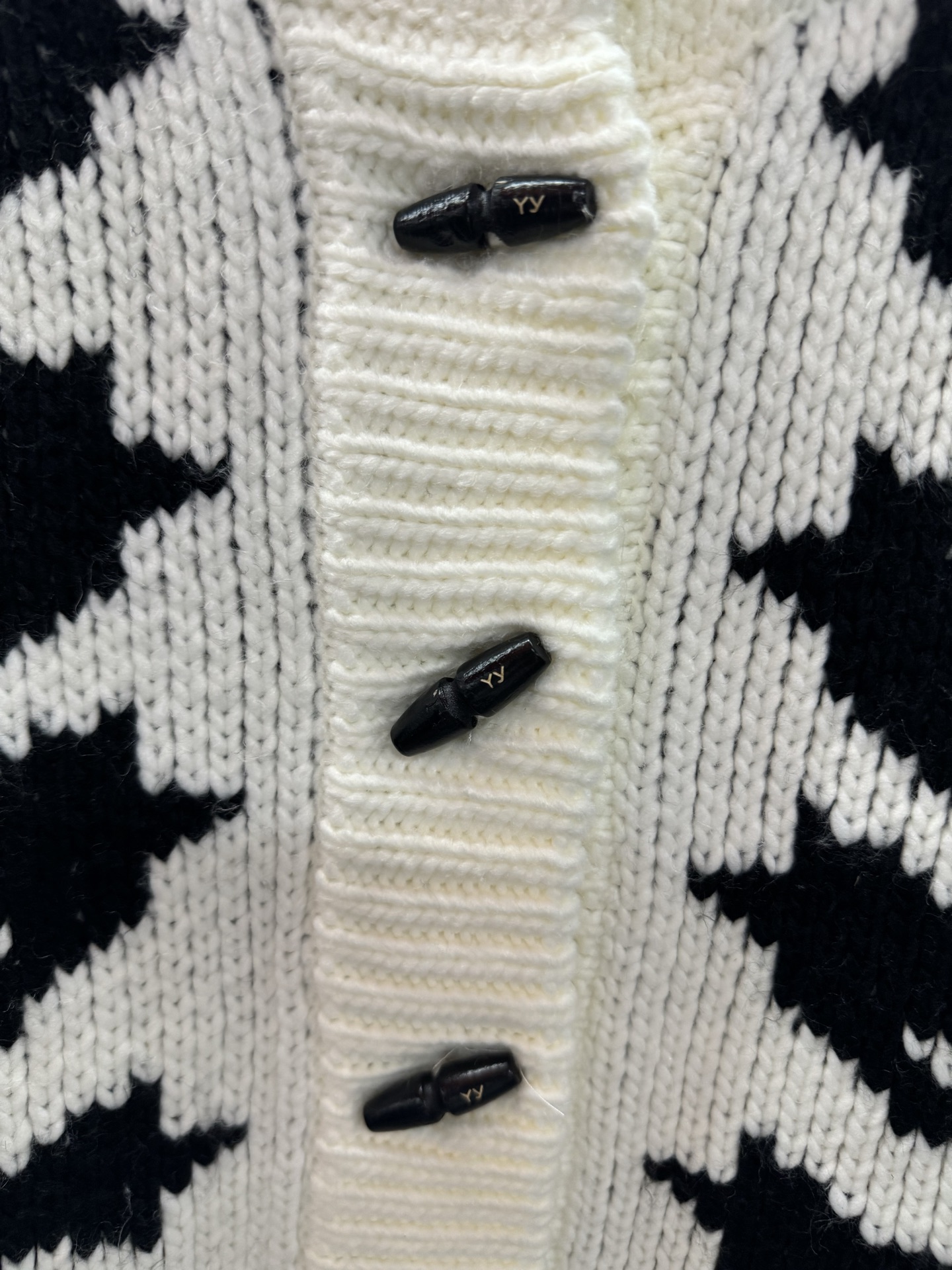 ￼ ❄️2025 Autumn and Winter❄️！OPEN Y*Y，阔版针织毛衣，简约阔版穿搭，