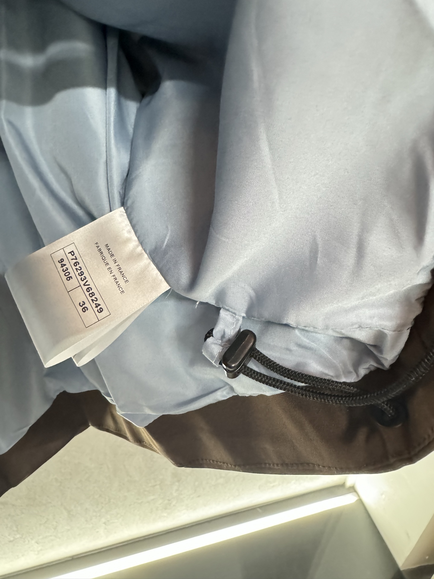 ￼ ❄️2025 Autumn and Winter❄️！小香中古冲锋衣夹克外套，面料抗风保暖，防水拉链