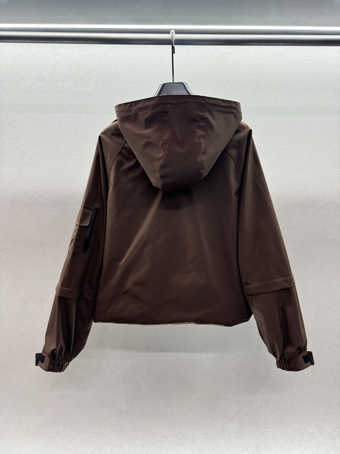 ￼ ❄️2025 Autumn and Winter❄️！小香中古冲锋衣夹克外套，面料抗风保暖，防水拉链