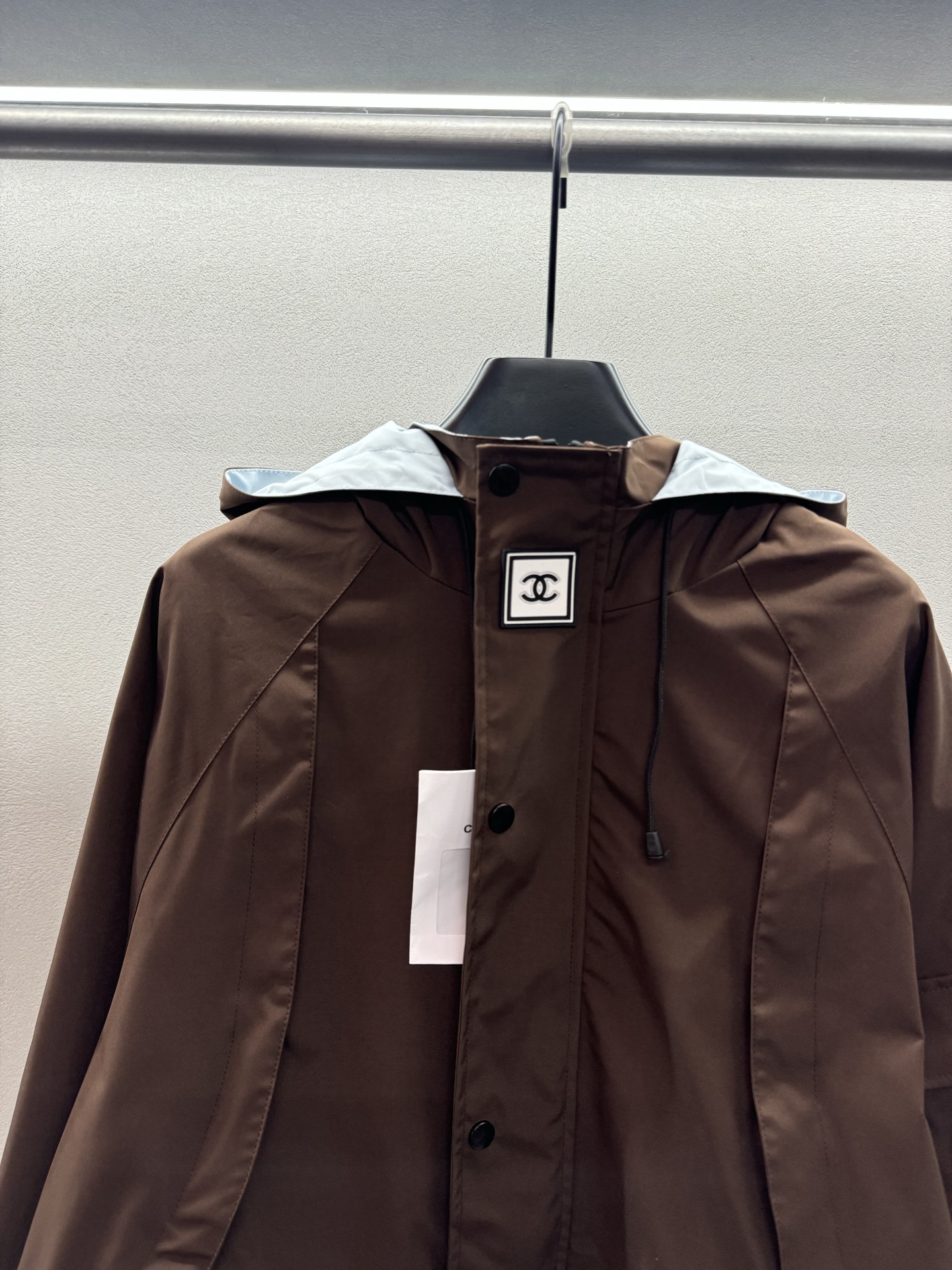 ￼ ❄️2025 Autumn and Winter❄️！小香中古冲锋衣夹克外套，面料抗风保暖，防水拉链