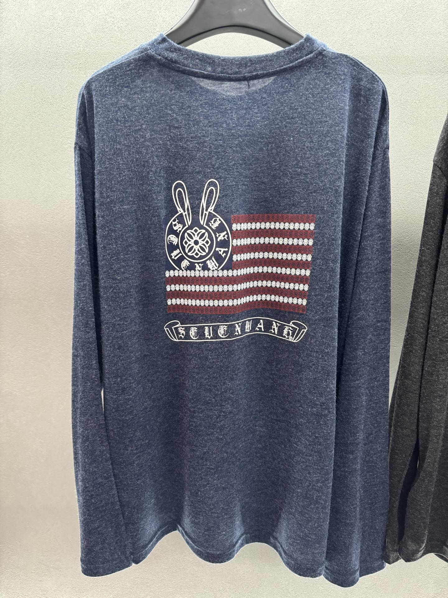 ￼ ❄️2025 Autumn and Winter❄️！克罗*心，马蹄米字旗长袖T恤，慵懒松弛感满满，