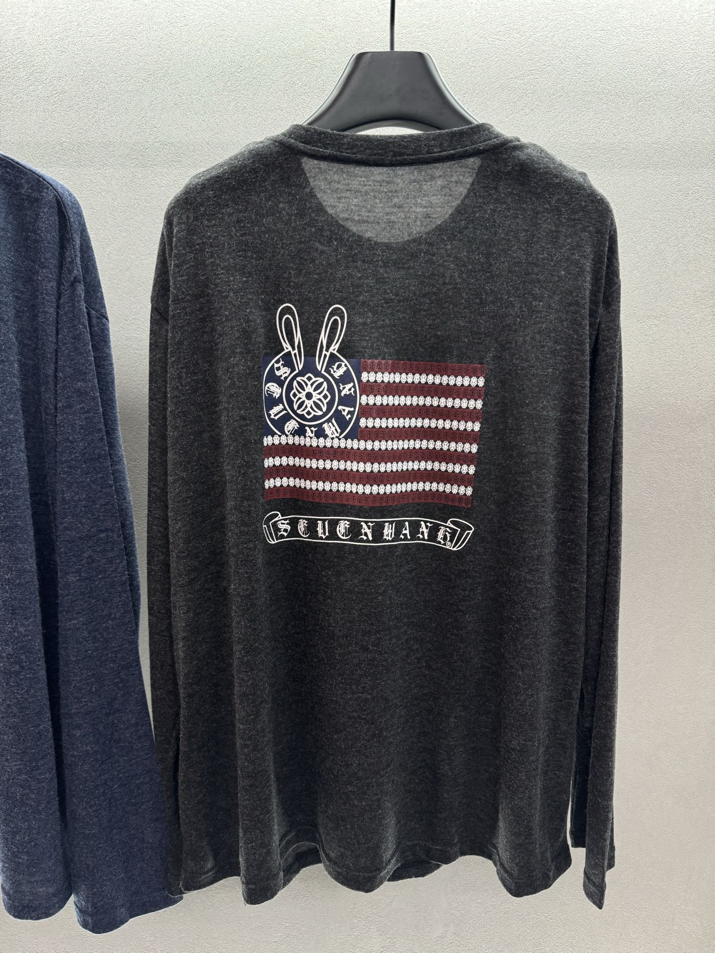 ￼ ❄️2025 Autumn and Winter❄️！克罗*心，马蹄米字旗长袖T恤，慵懒松弛感满满，