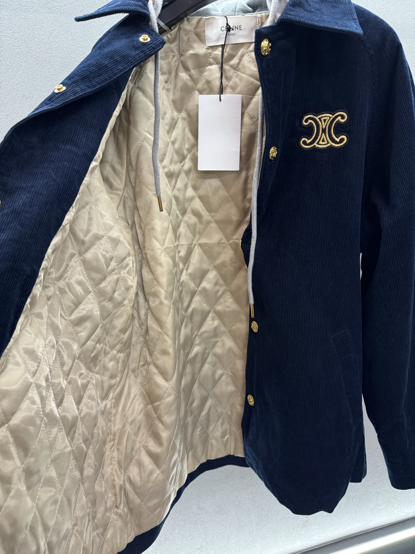 ￼ ❄️2025 Autumn and Winter❄️ ！Celin*，刺绣凯旋门徽标连帽棉服，实穿又