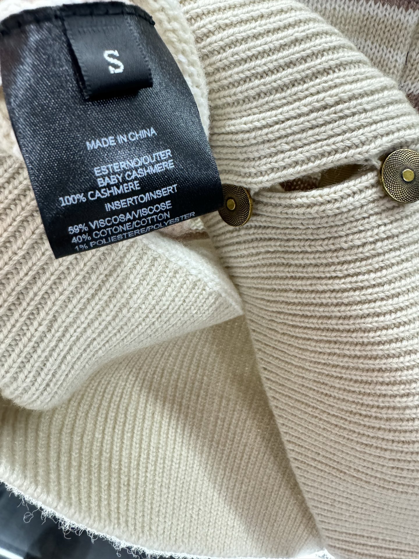 ￼ ❄️2025 Autumn and Winter❄️！Loro Pia*na，1:1版！羊绒条纹开衫