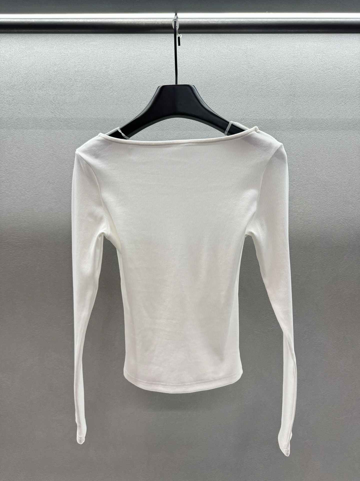 ￼ ❄️2025 Autumn and Winter❄️！ODTD U领logo刺绣打底上衣，显瘦打底衫