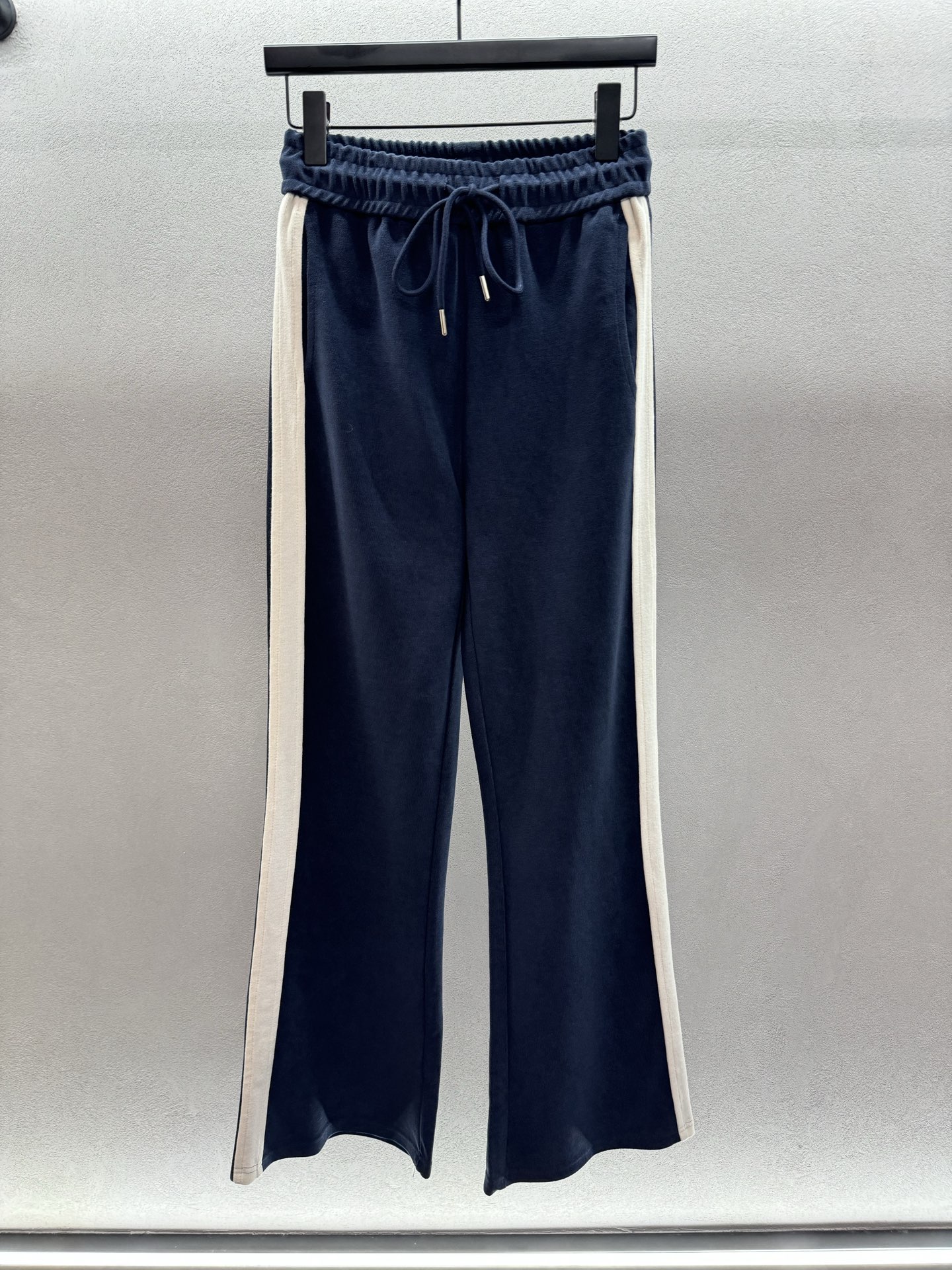 ￼ ❄️2025 Autumn and Winter❄️/套！Ann*撞色拼接休闲套装，立领拉链休闲外套