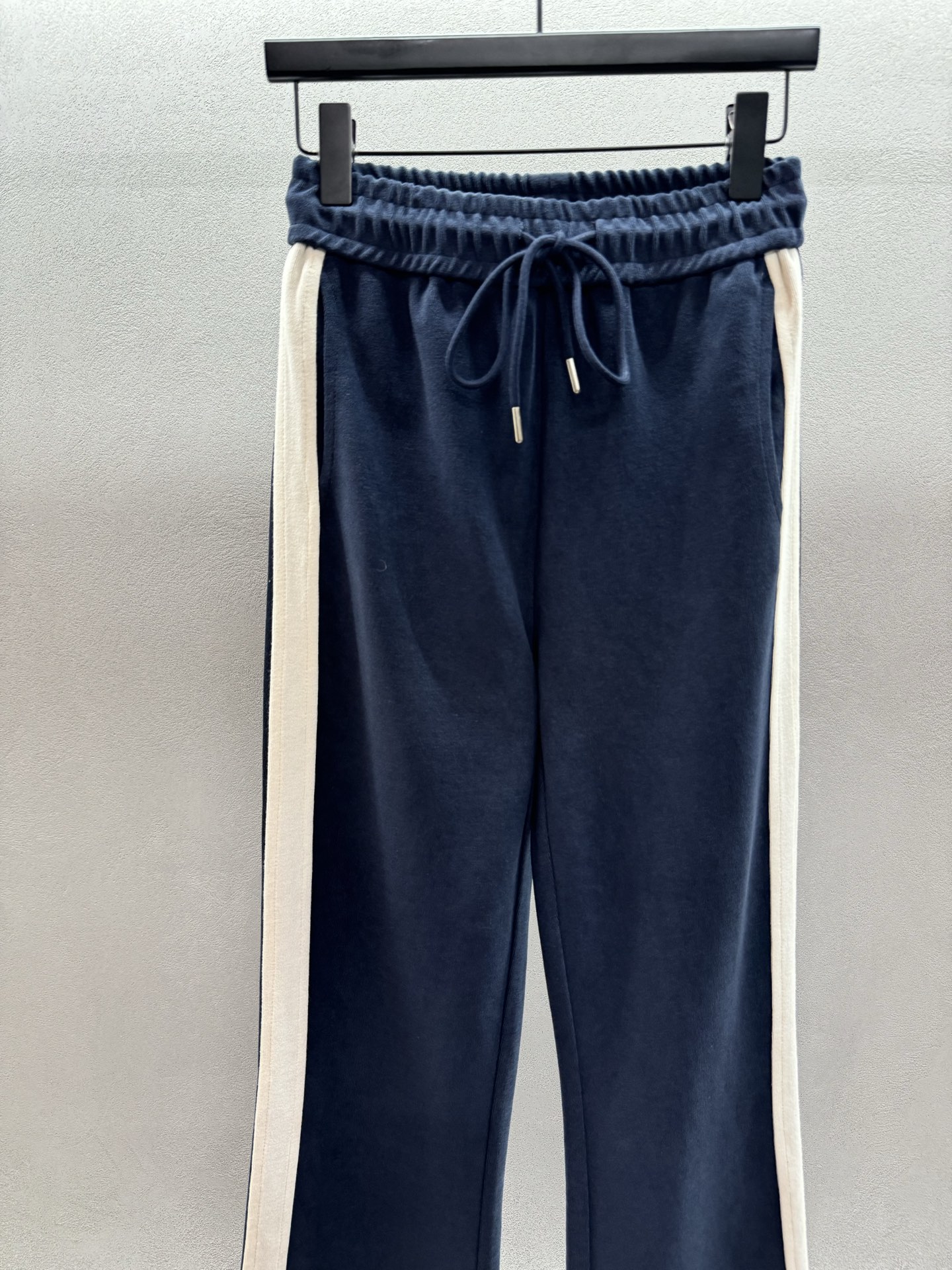 ￼ ❄️2025 Autumn and Winter❄️/套！Ann*撞色拼接休闲套装，立领拉链休闲外套