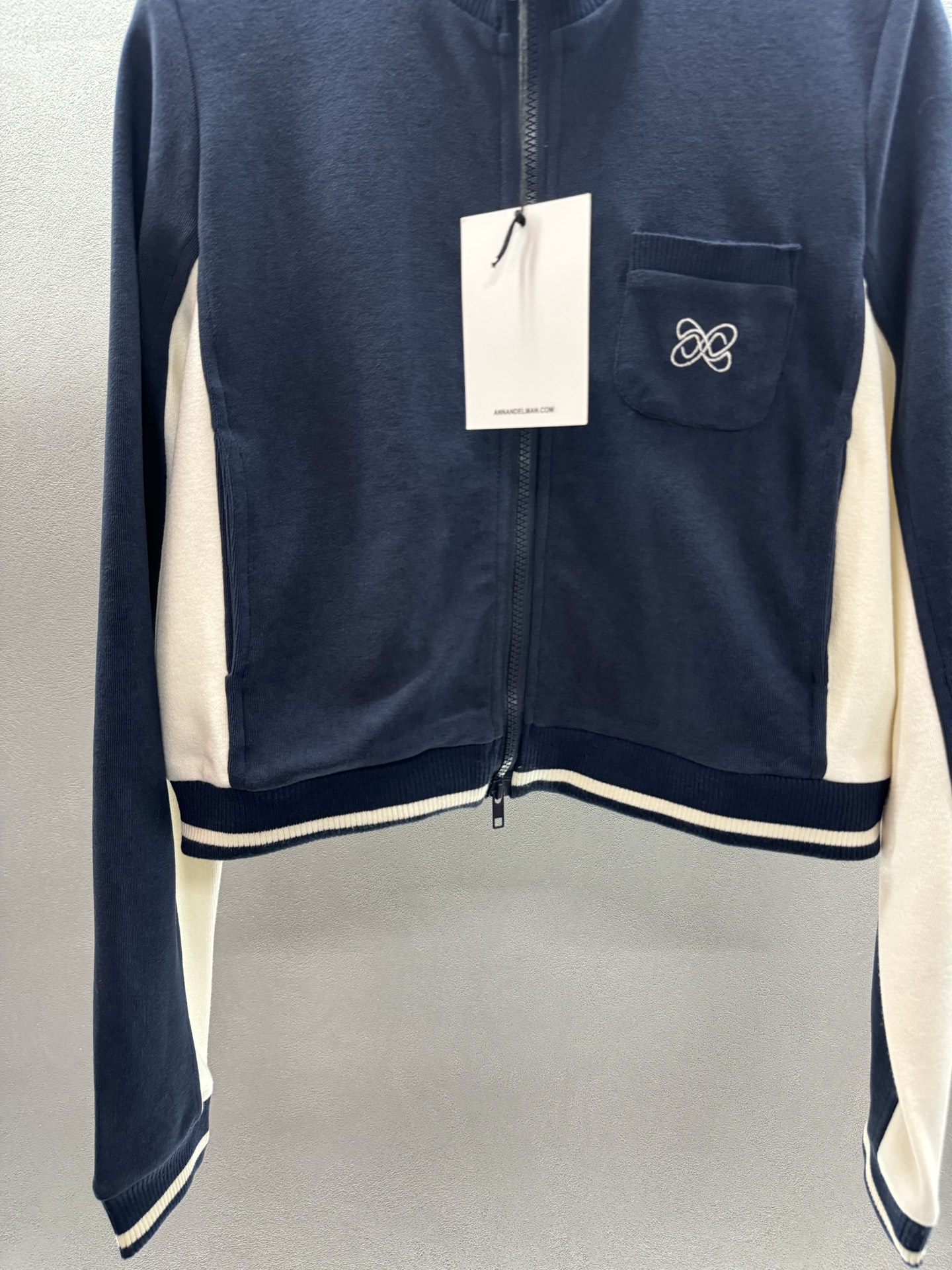 ￼ ❄️2025 Autumn and Winter❄️/套！Ann*撞色拼接休闲套装，立领拉链休闲外套