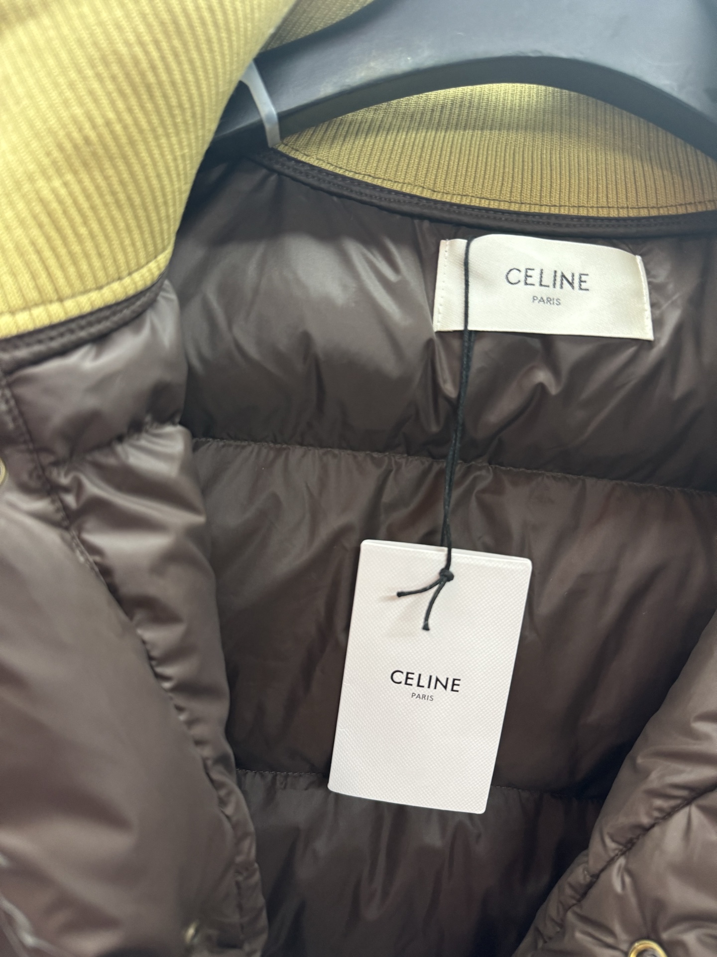 ￼ ❄️2025 Autumn and Winter❄️！Celin*，凯旋门logo，面包格纹羽绒马甲