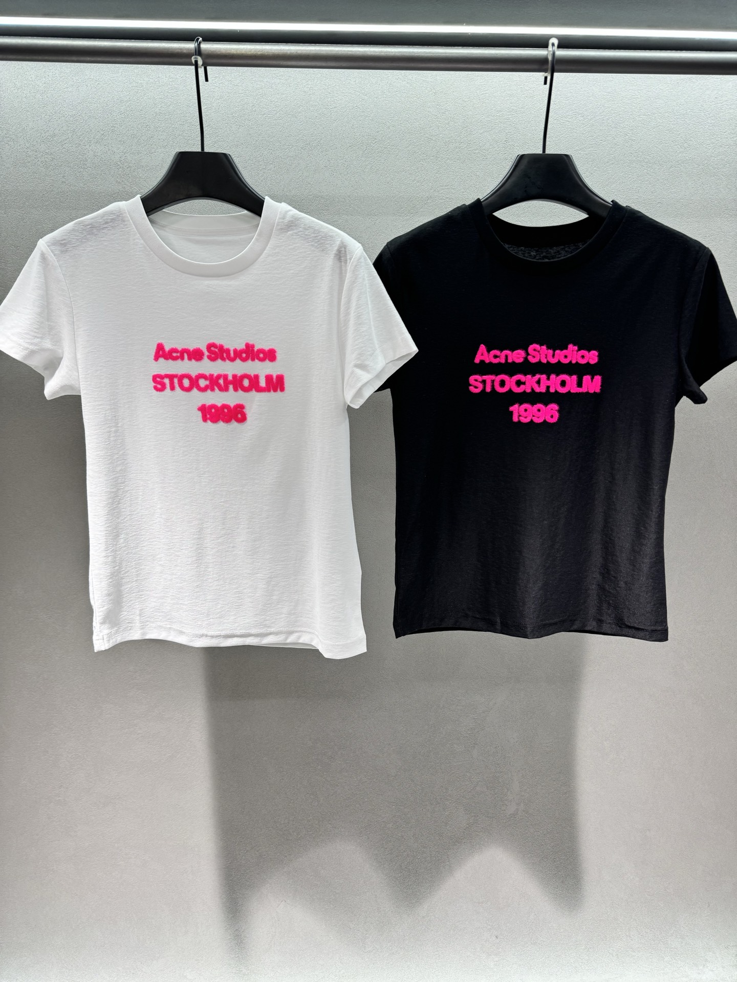￼ 🌾2026 SPring&Summer 🔥 ！Acne Studio*，1996植绒短袖T恤，新春限