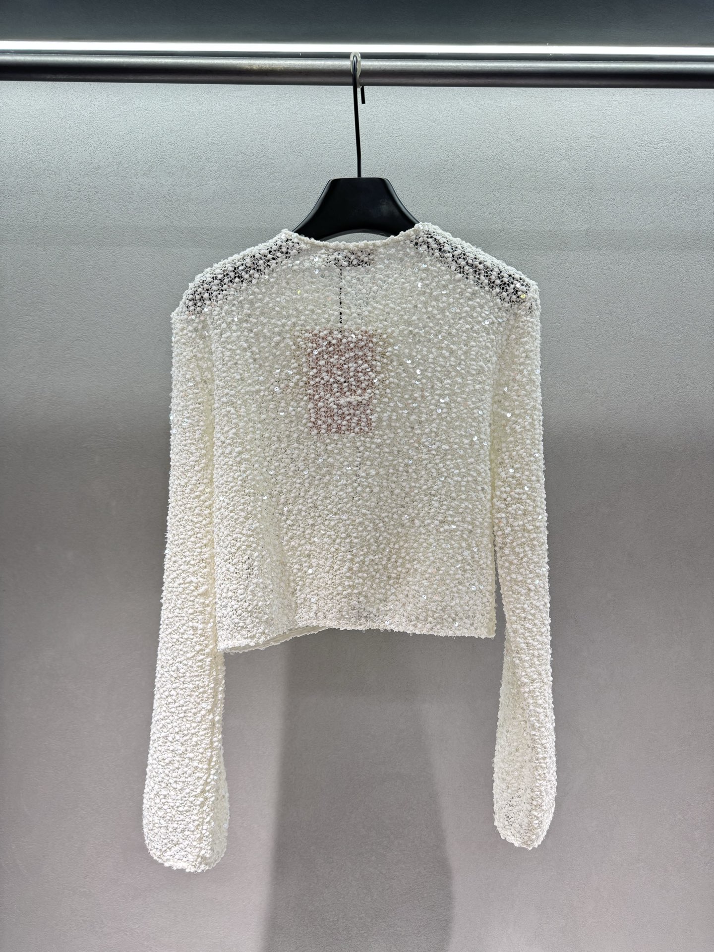 ￼ 🌾2026 SPring&Summer 🔥！MiuMi*亮片短款开衫，甜酷千金风的核心单品，短款廓形