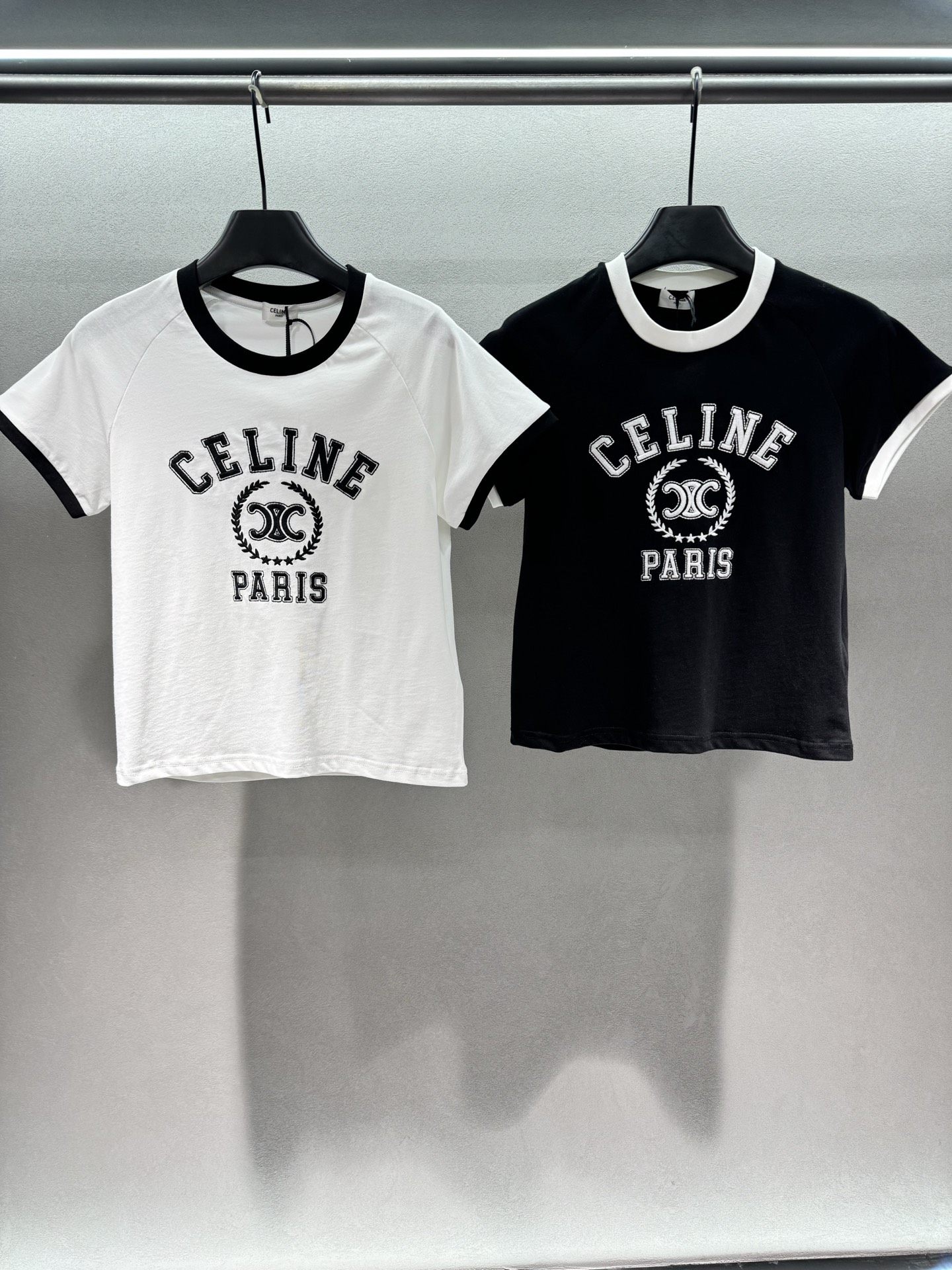 ￼ 🌾2026 SPring&Summer 🔥！CELI*NE经典学院风撞边短袖T恤，品牌标志性的复古休