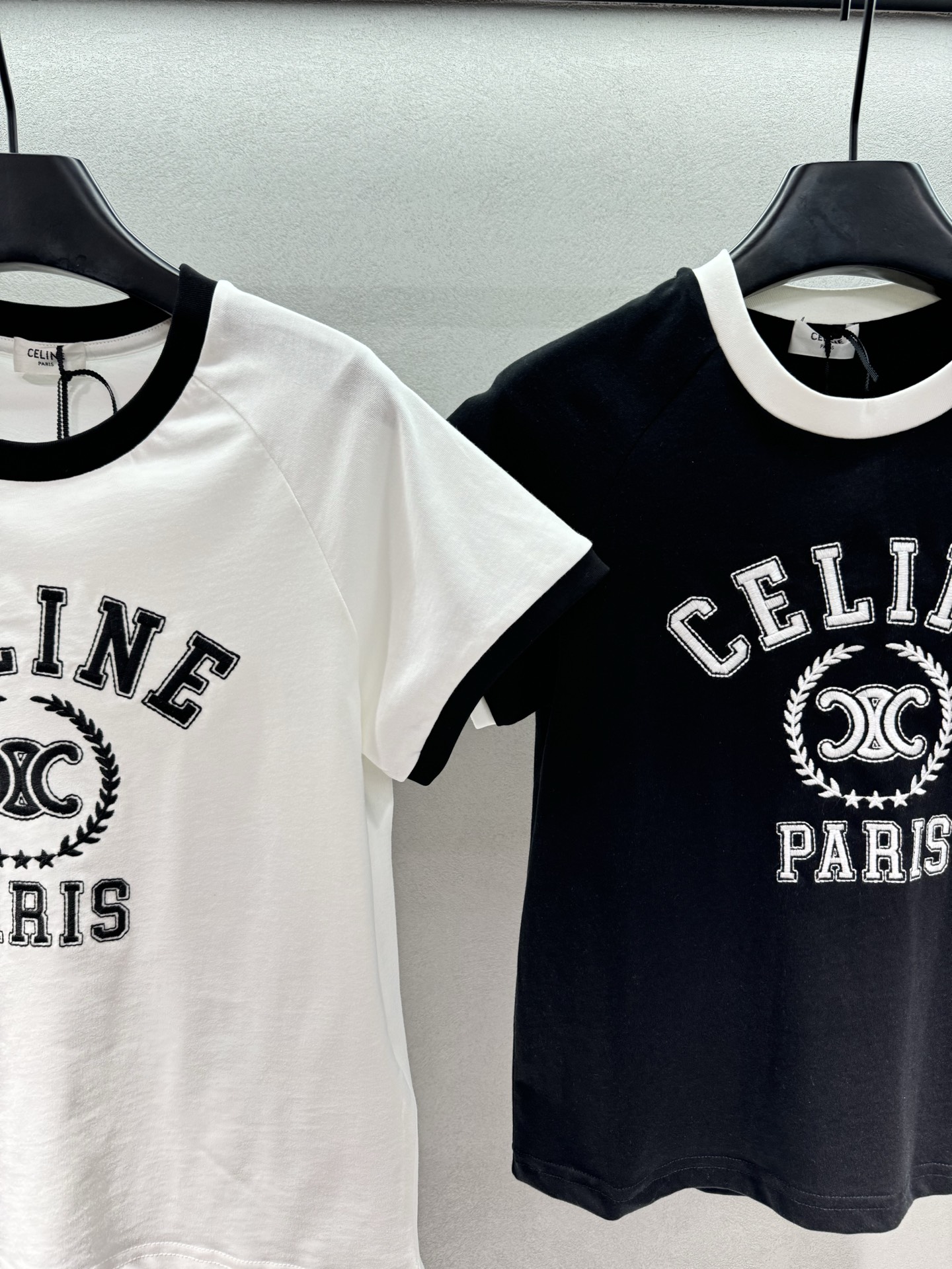 ￼ 🌾2026 SPring&Summer 🔥！CELI*NE经典学院风撞边短袖T恤，品牌标志性的复古休