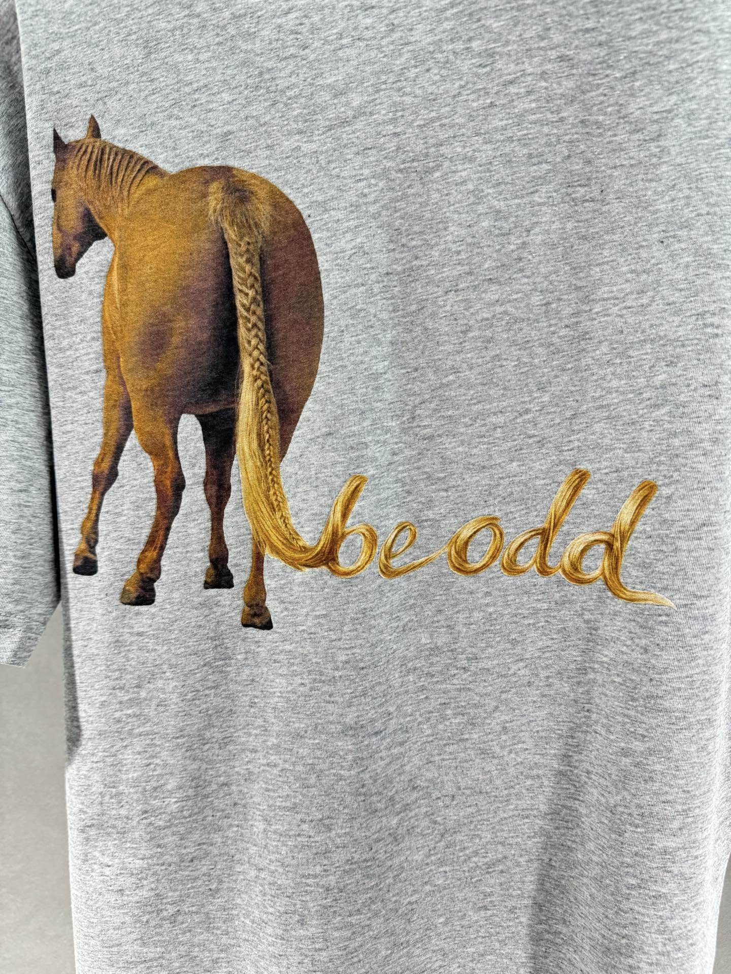 ！🐎小马T上线啦 odlyworkshoP ，马形印花宽松T恤，属于街头潮牌风格的休闲单品，采用over