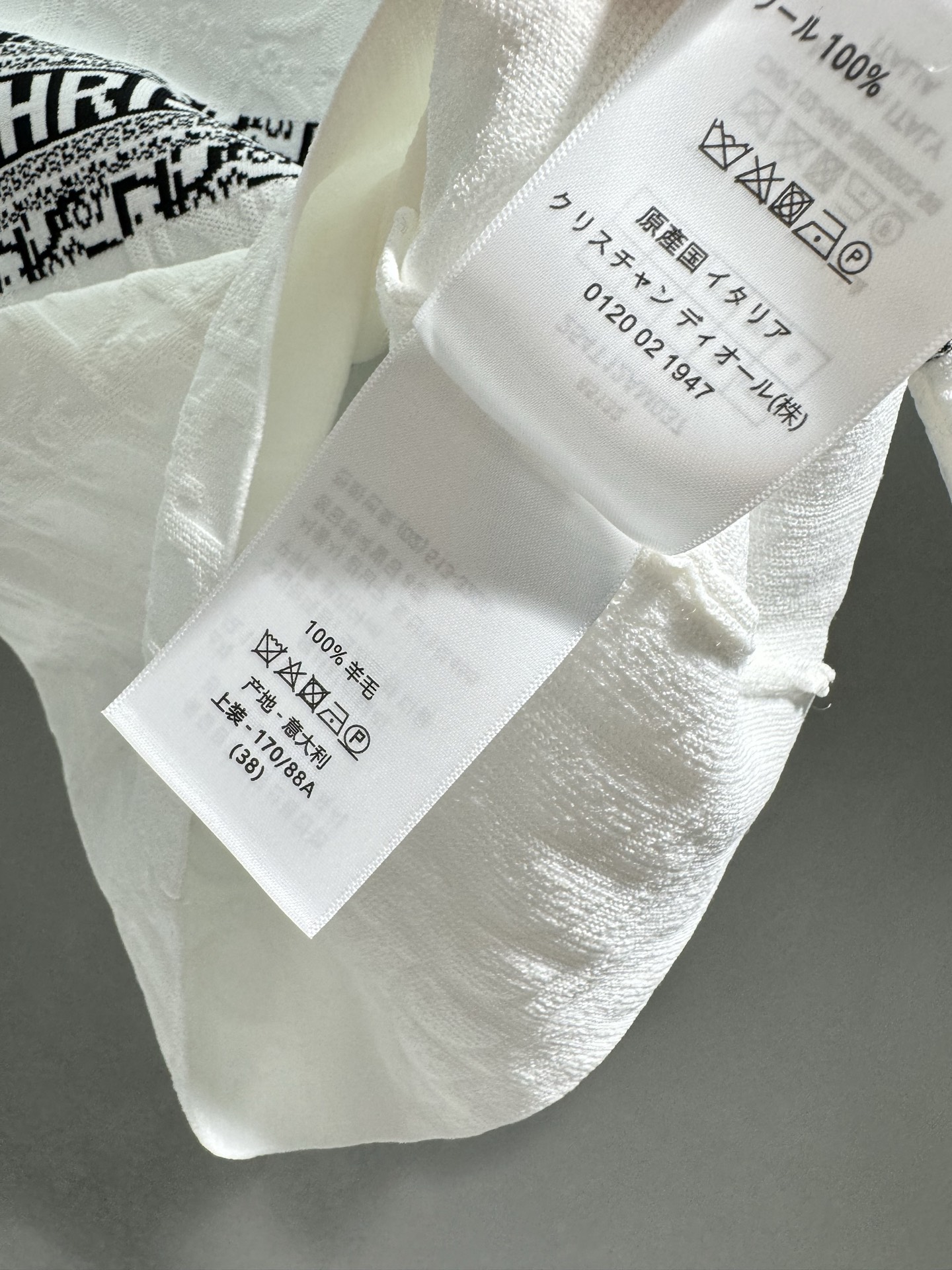 ￼ 🌾2026 SPring&Summer 🔥！Dio*r 提花短袖针织衫，经典的老花系列单品，衣身采用