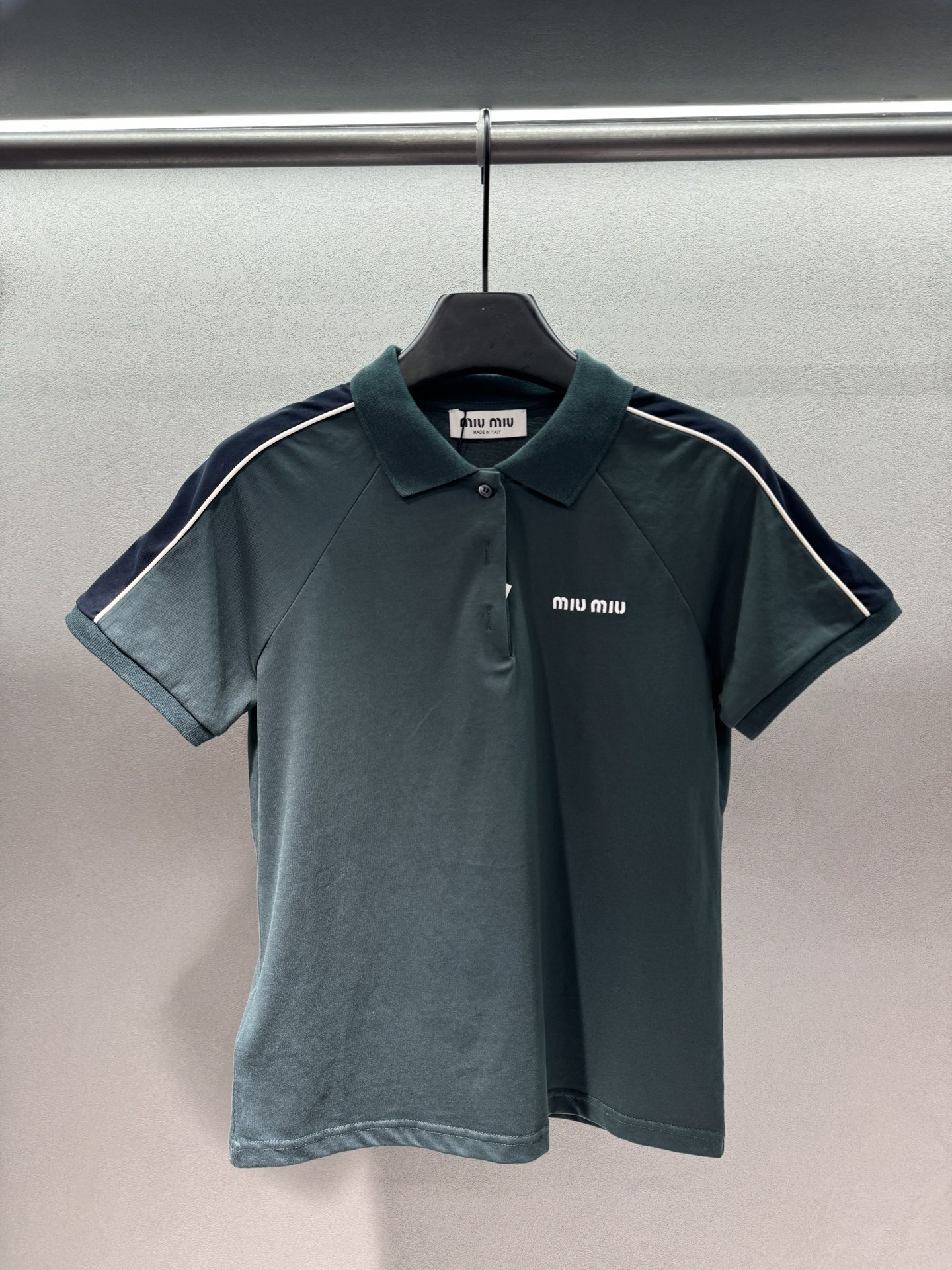 ￼ 🌾2026 SPring&Summer 🔥/套！MiuMi*， 运动风Polo短裙套装，绿色Polo