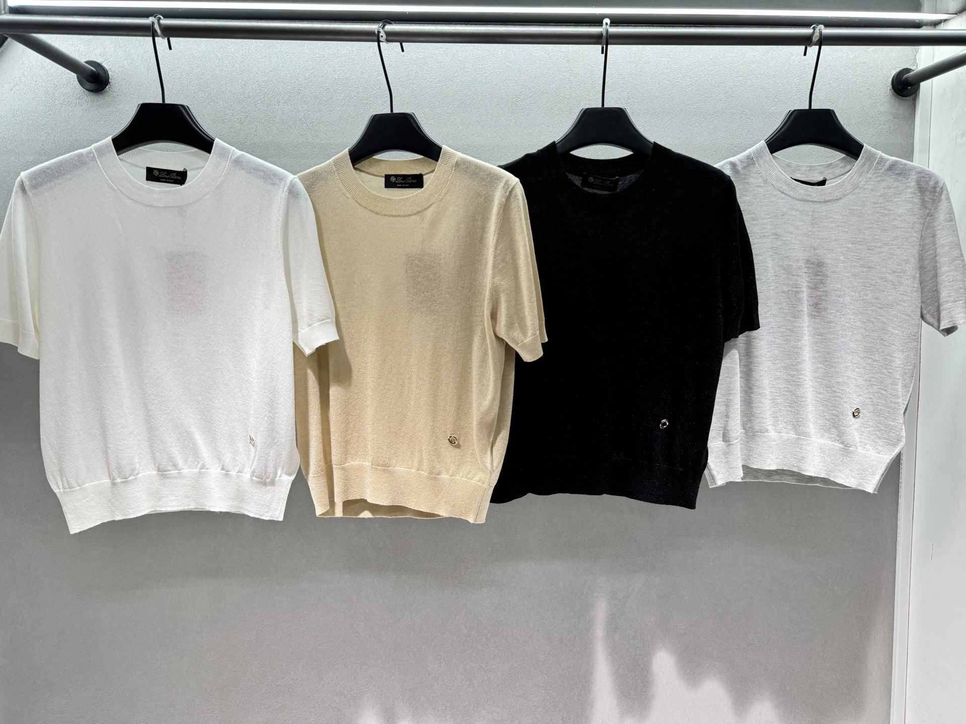 ￼ 🌾2026 SPring&Summer 🔥！lP🆕 针织短袖，太低调显贵，懂极简高级感的都在穿这件，