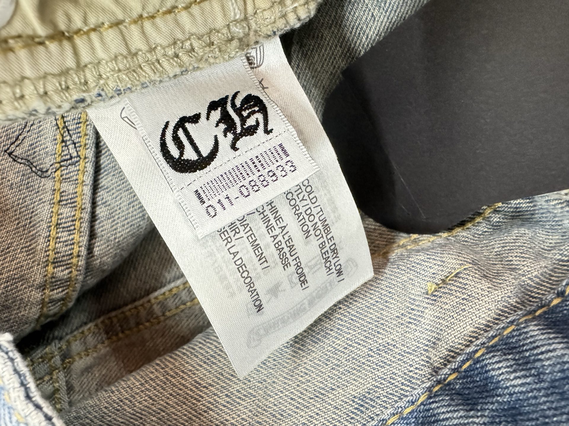 ￼ 🌾2026 SPring&Summer 🔥！克罗*心，十字架皮标牛仔短裤，高腰A字版型，裤长偏短，修