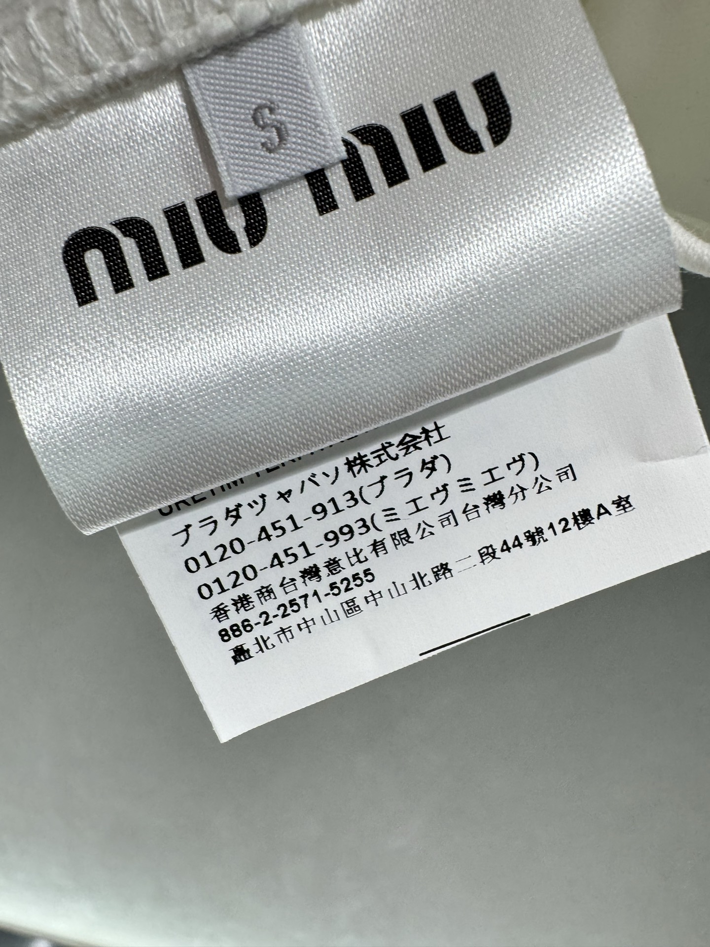 ￼ 🌾2026 SPring&Summer 🔥 ！MiuMI*，双层娃娃领T恤，蕾丝花边领口+半开襟纽扣