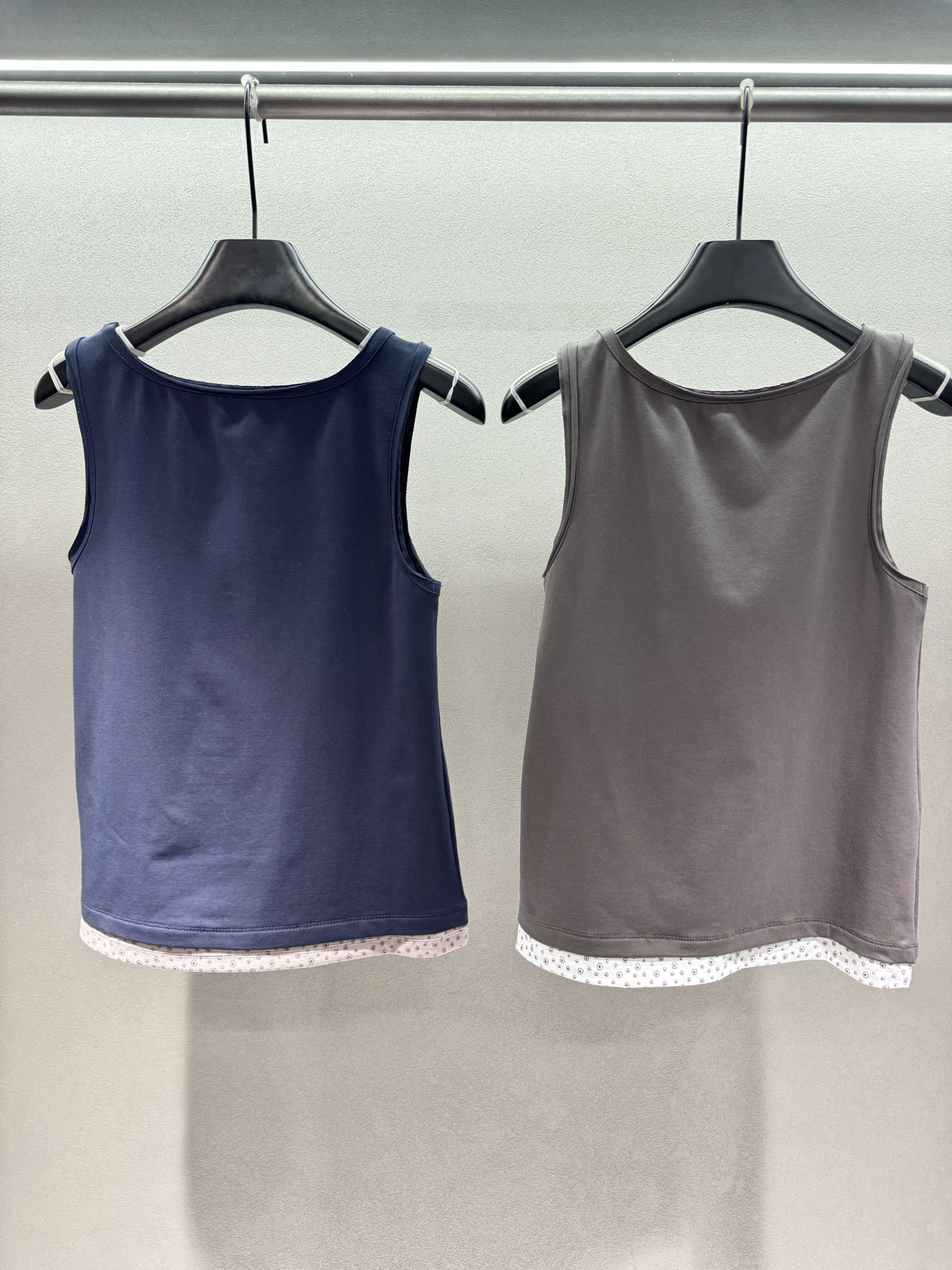 ￼ 🌾2026 SPring&Summer 🔥！Coysei*，碎花拼接背心，内层小碎花布片若隐若现，少