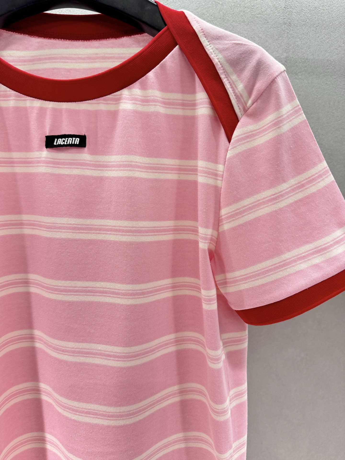 ￼ 🌾2026 SPring&Summer 🔥！lacer*ta，条纹插件T恤，粉白渐变条纹软fufu，