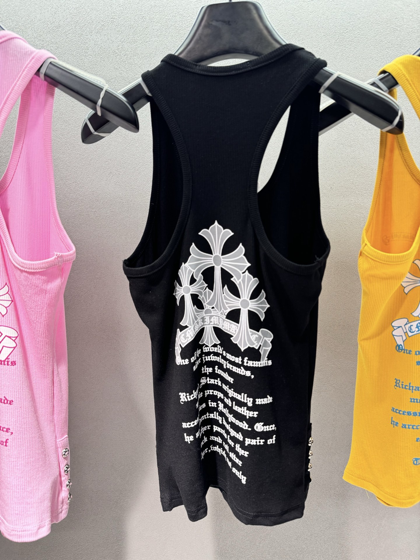 ￼ 🌾2026 SPring&Summer 🔥！克罗*心，十字架美背背心，坑条面料修身显瘦，工字背设计露