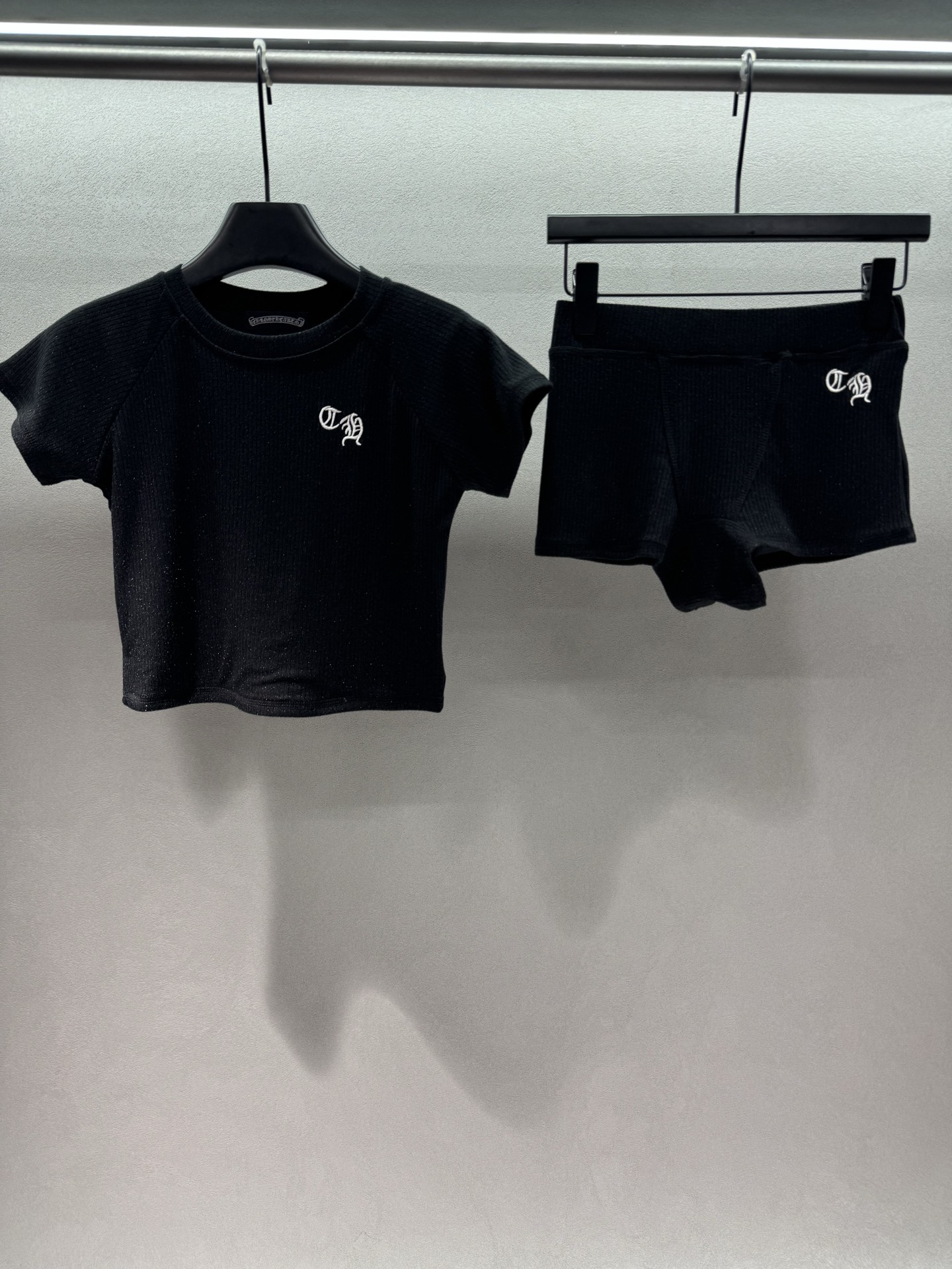 ￼ 🌾2026 SPring&Summer 🔥/套！克罗*心，华夫格短裤套装，细闪华夫格面料，自带光泽感