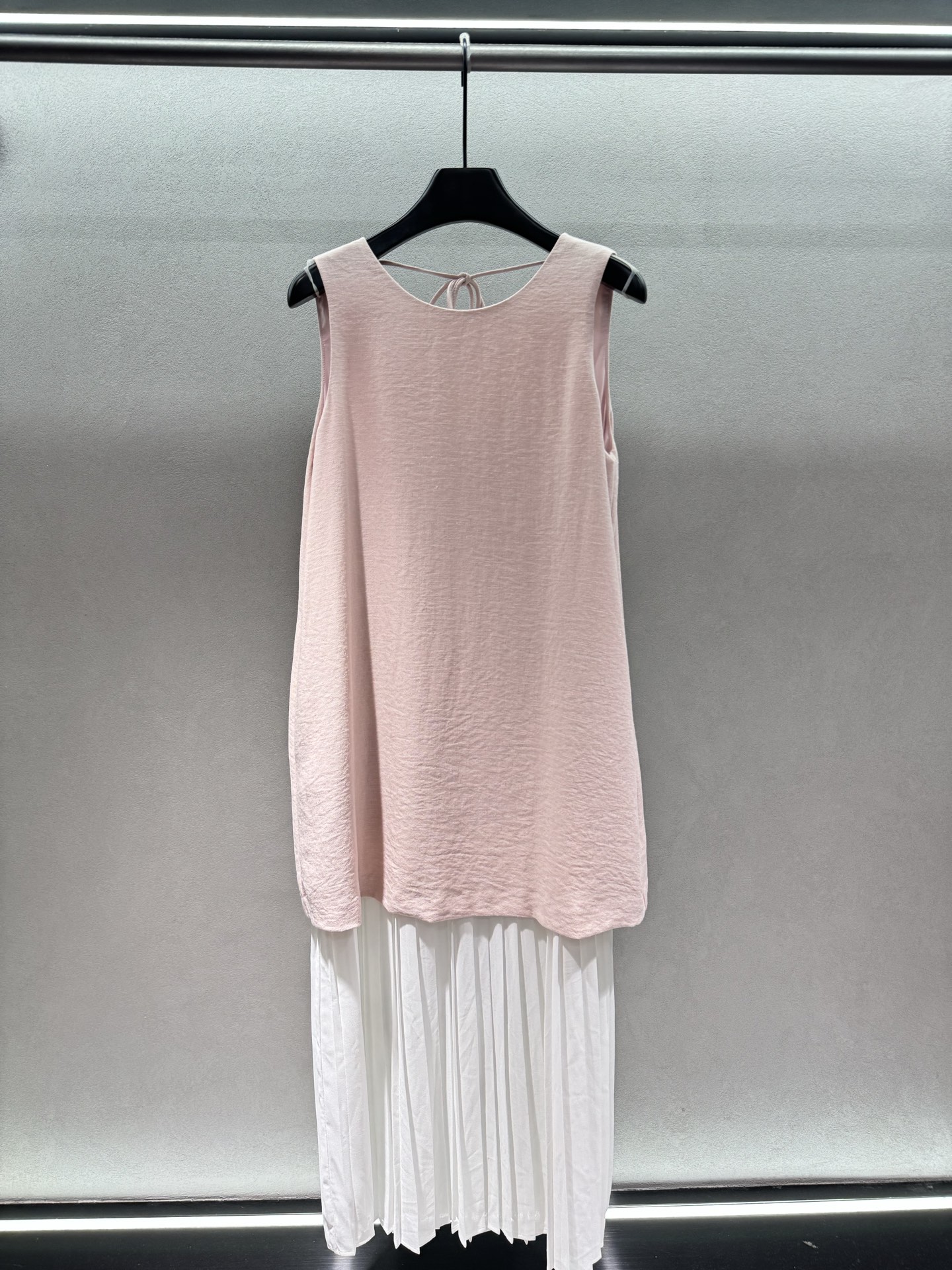 ￼ 🌾2026 SPring&Summer 🔥 ！设计师款假两件连衣裙，直接把松弛感拉满了，两色温柔到骨