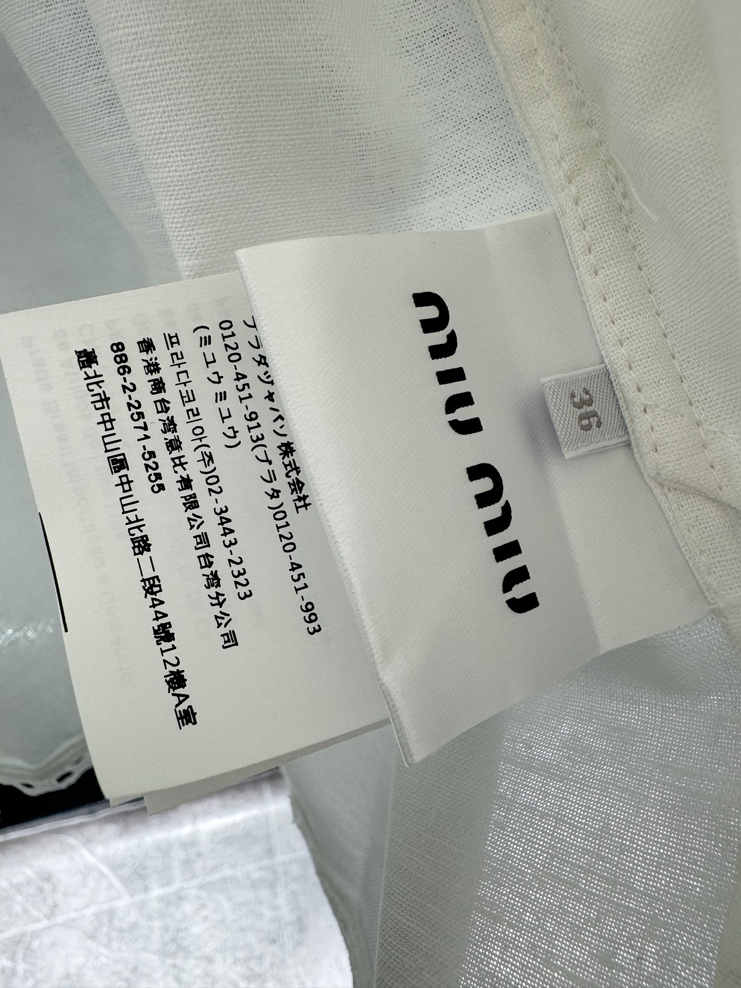 ￼ ￼ 🌾2026 SPring&Summer 🔥！MiuMi*，口袋衬衫裙，翻领半开襟+卷边短袖，利落