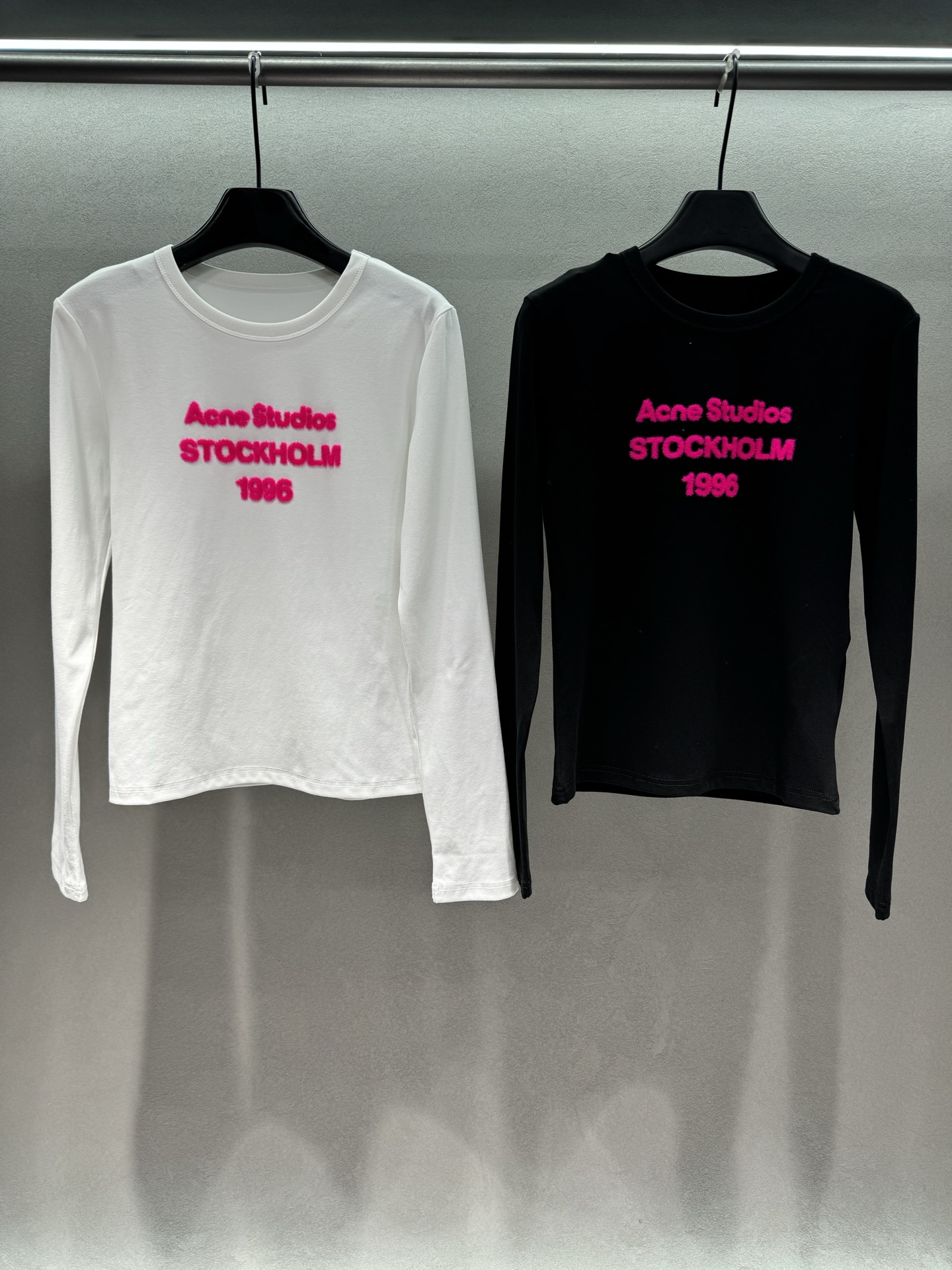 ￼ 🌾2026 SPring&Summer 🔥 ！Acne Studio*，1996植绒长袖修身T恤，新