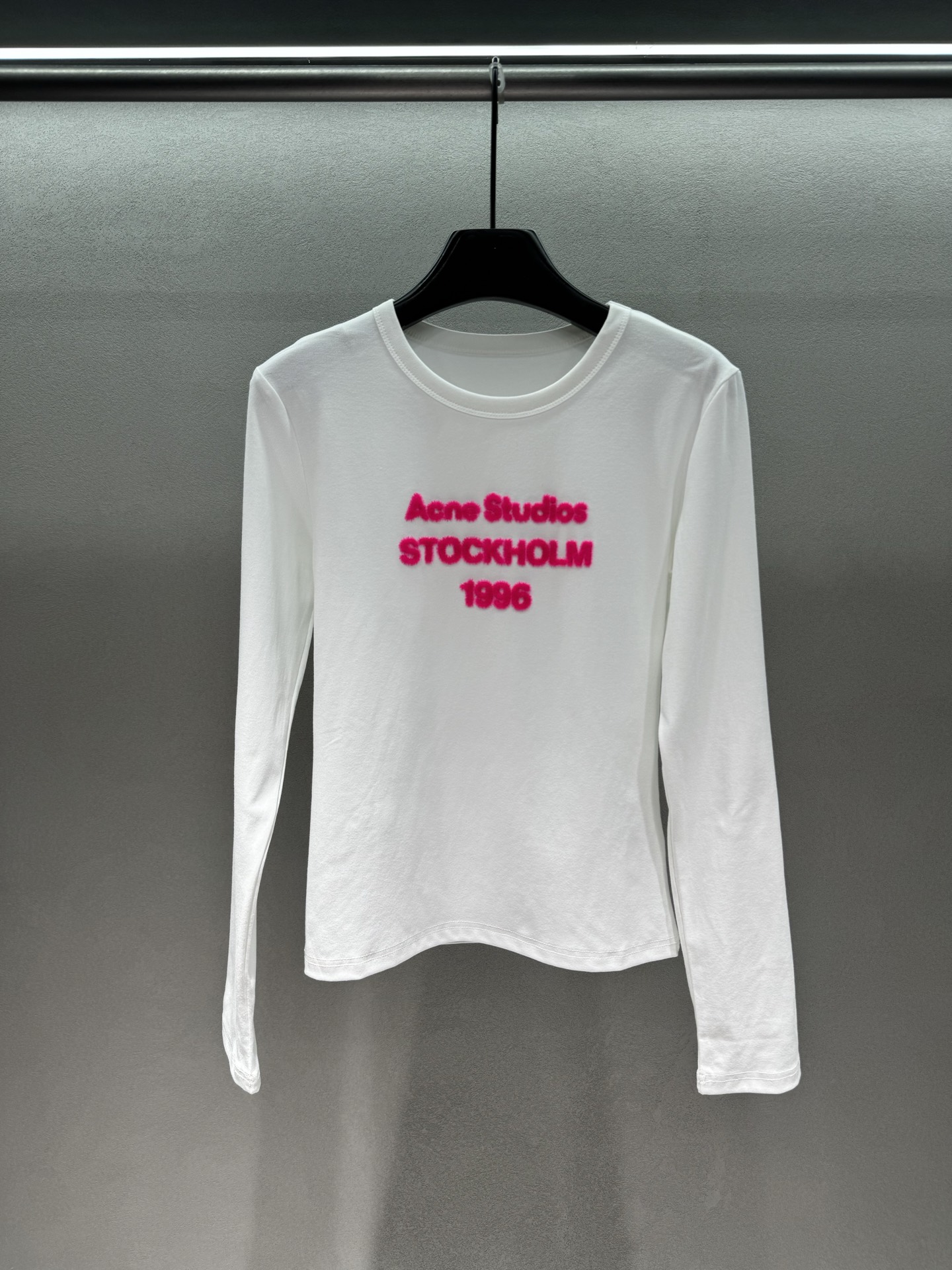 ￼ 🌾2026 SPring&Summer 🔥 ！Acne Studio*，1996植绒长袖修身T恤，新