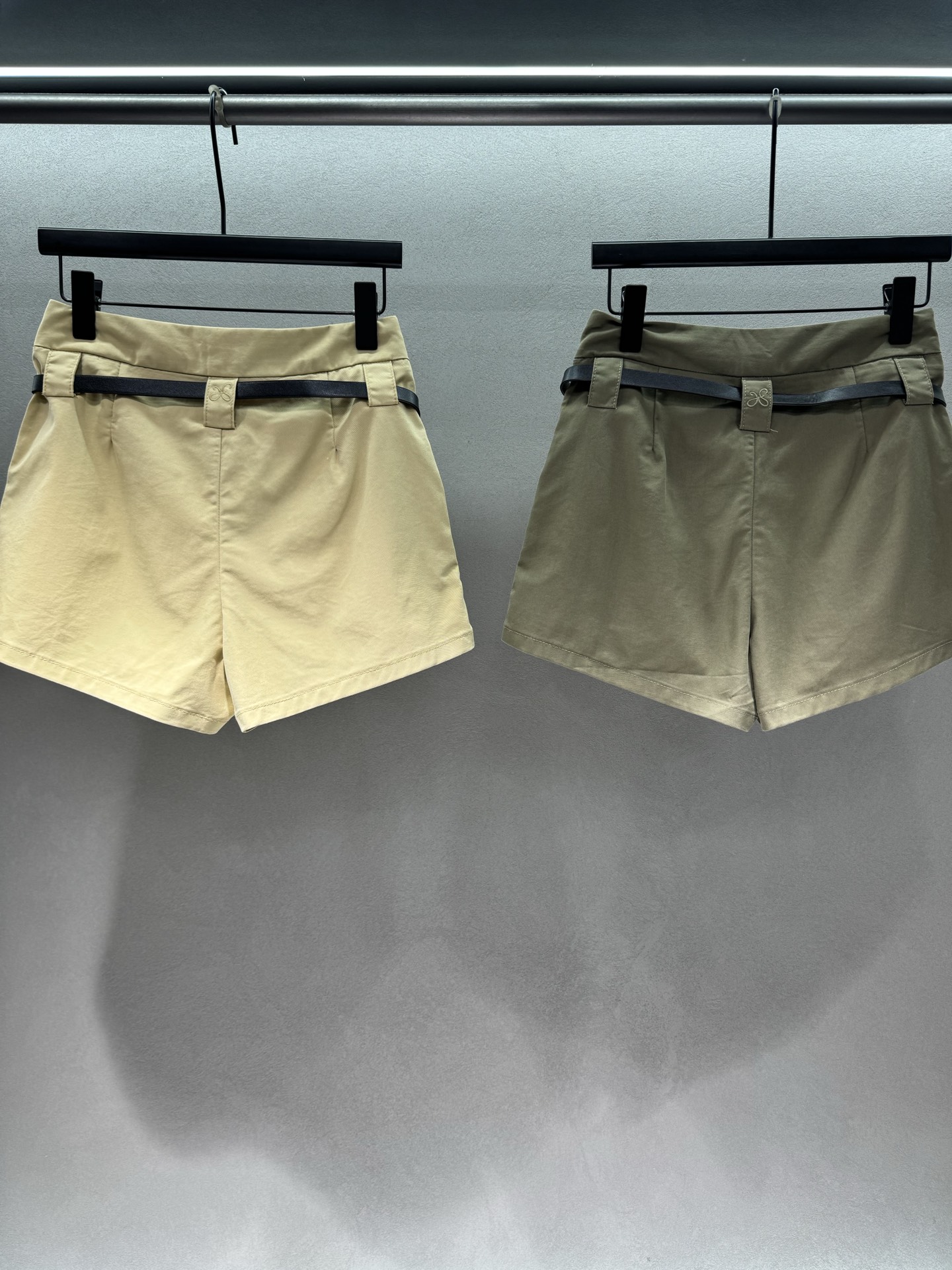 ￼ 🌾2026 SPring&Summer 🔥！小香链条腰带Ａ字裤，终于找到一条兼具颜值与舒适度的短裤了