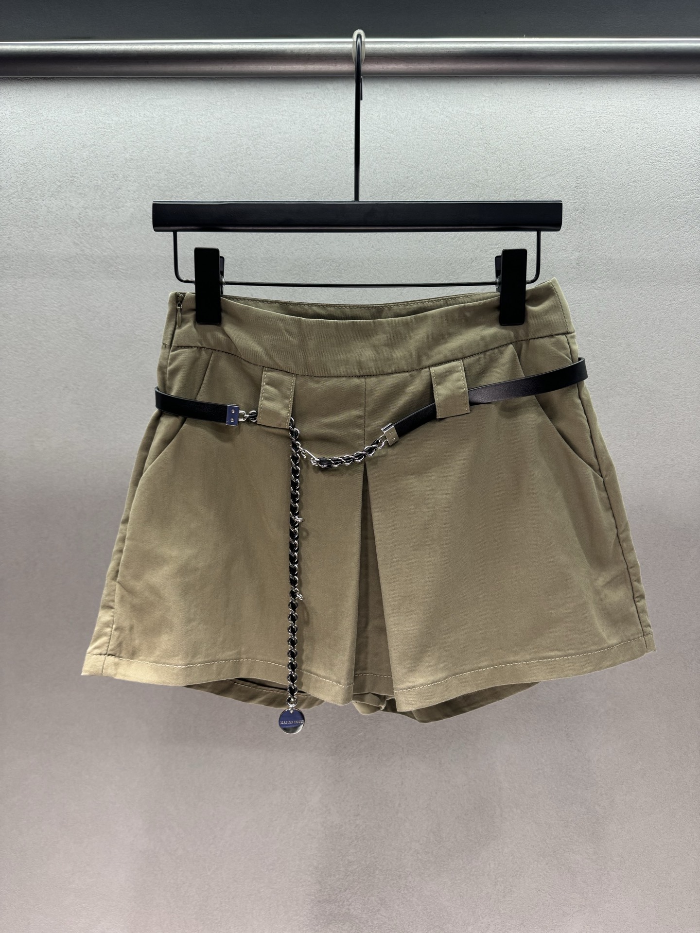 ￼ 🌾2026 SPring&Summer 🔥！小香链条腰带Ａ字裤，终于找到一条兼具颜值与舒适度的短裤了