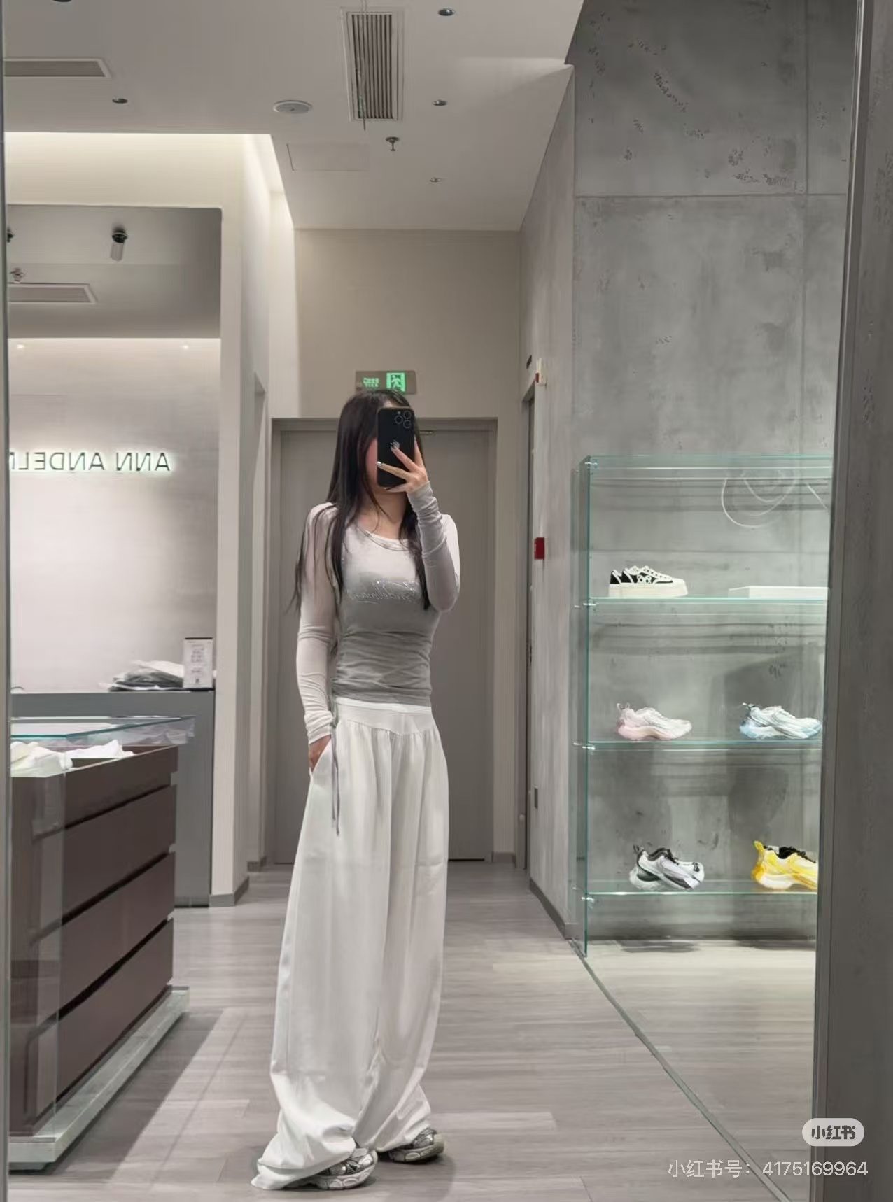 NO:804719,,,19860909,,,Women's clothing