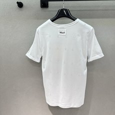 2026 Spring&Summer !chan*el,圆领T恤,面料为柔软的白色针织棉,整体设计简约, 2026 Spring&Summer !chan*el,圆领T恤,面料为柔软的白色针织棉,整体设计简约,